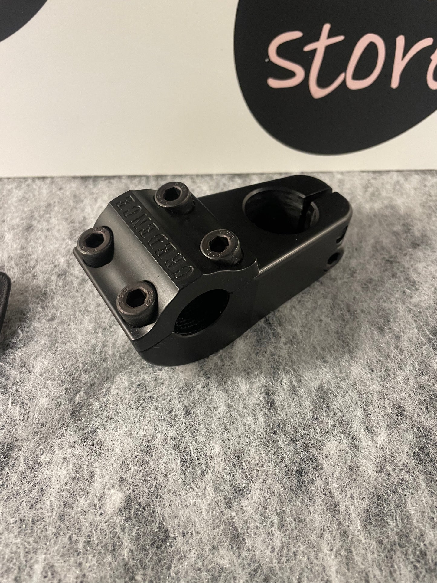 S&M Credence Stem Black