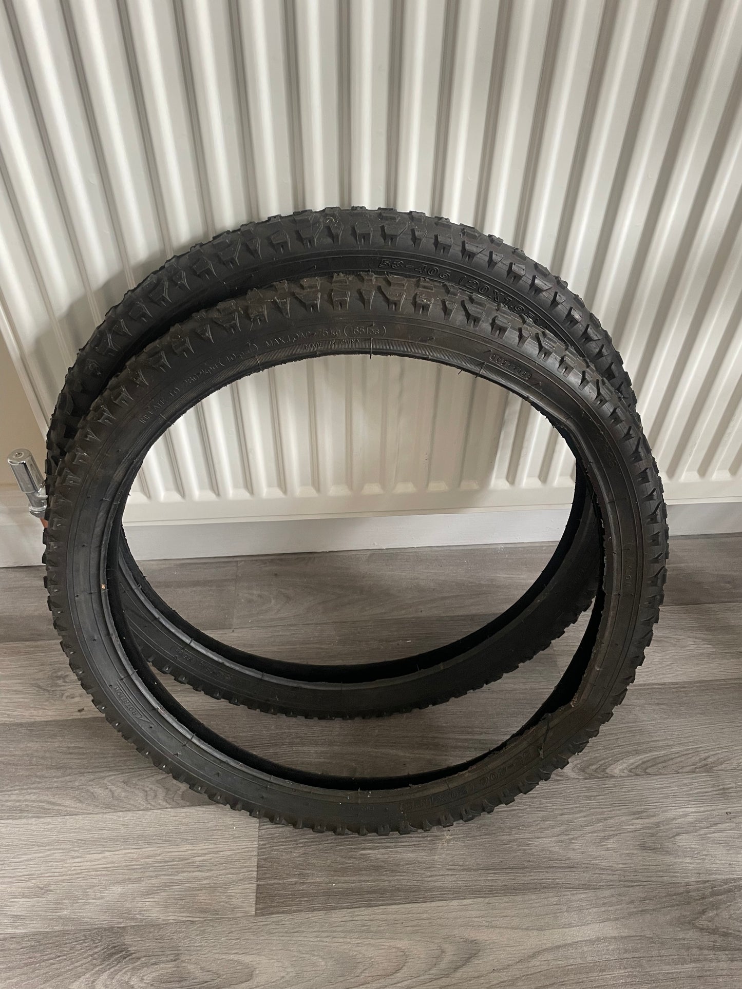 Chunky Off Road 20 X 1.95 mountain bike tyre. LAST ONE