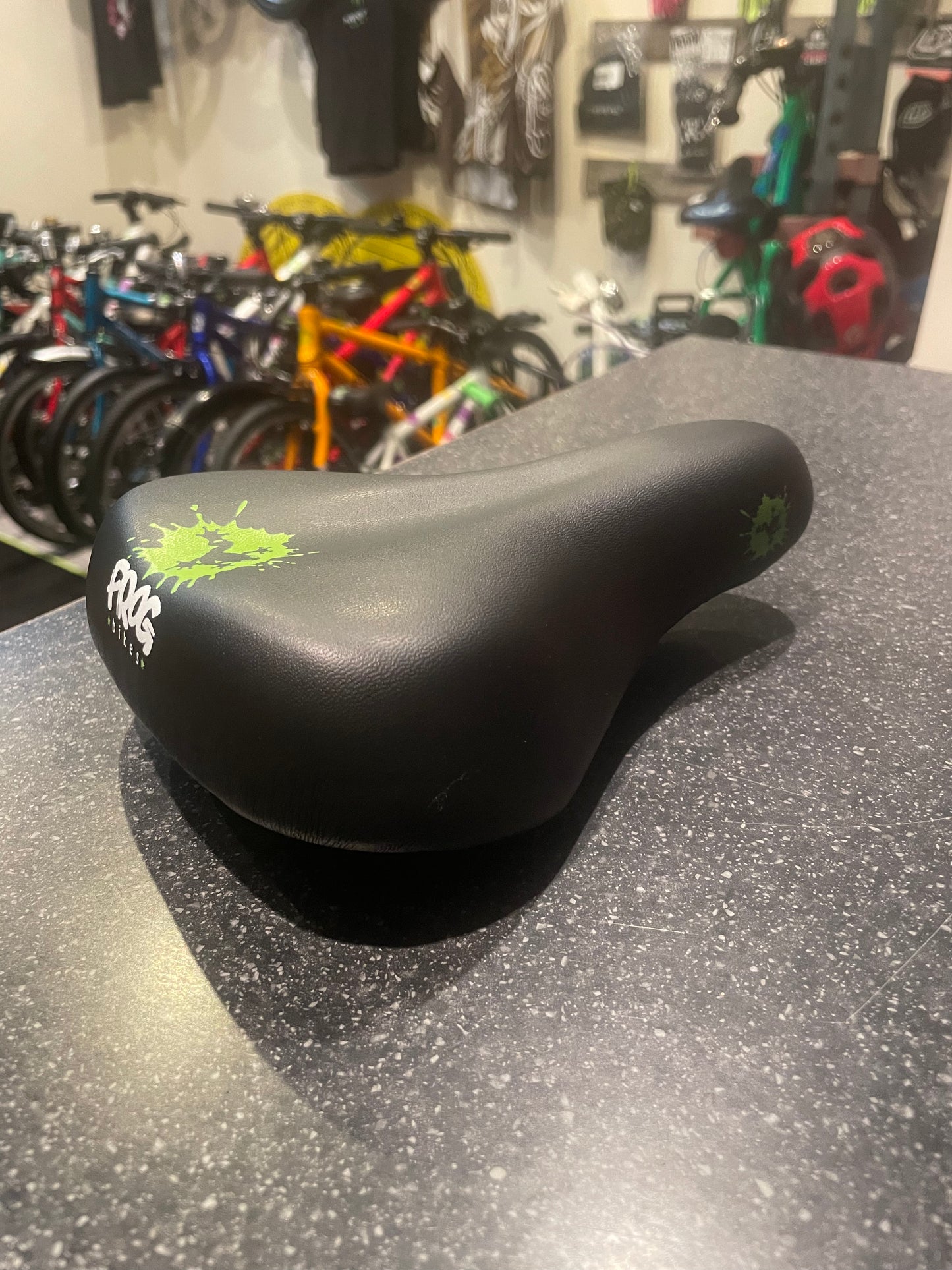 Brand New Frog Bikes Splat logo seat, fits lots of models 38 40 43 44 48 47 52 53 55 61 62 69