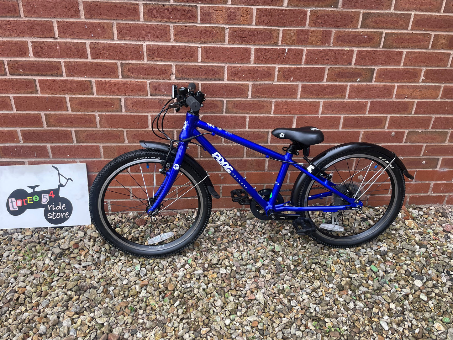 A Pre Loved Frog Bike For Sale, absolutely stunning Frog 53 in Electric Blue, 20” wheels, 8 speed, V brakes, mudguards, very lightweight, nationwide delivery is available.