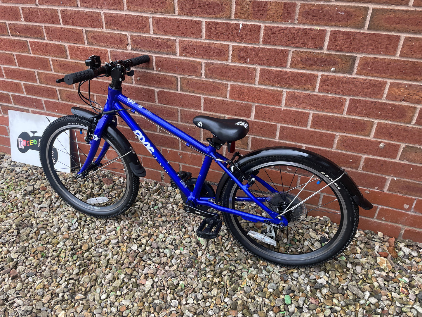 A Pre Loved Frog Bike For Sale, absolutely stunning Frog 53 in Electric Blue, 20” wheels, 8 speed, V brakes, mudguards, very lightweight, nationwide delivery is available.