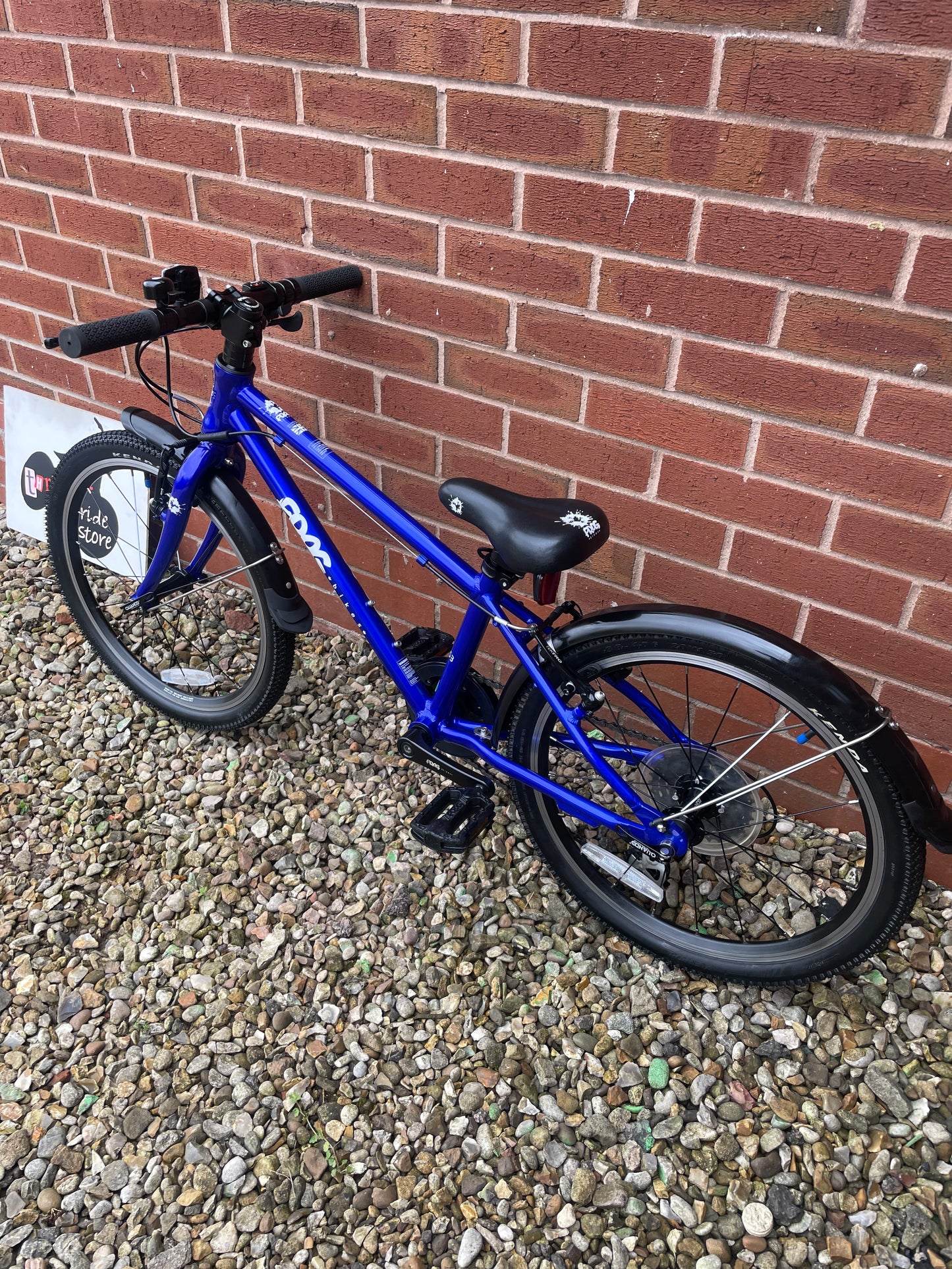 A Pre Loved Frog Bike For Sale, absolutely stunning Frog 53 in Electric Blue, 20” wheels, 8 speed, V brakes, mudguards, very lightweight, nationwide delivery is available.