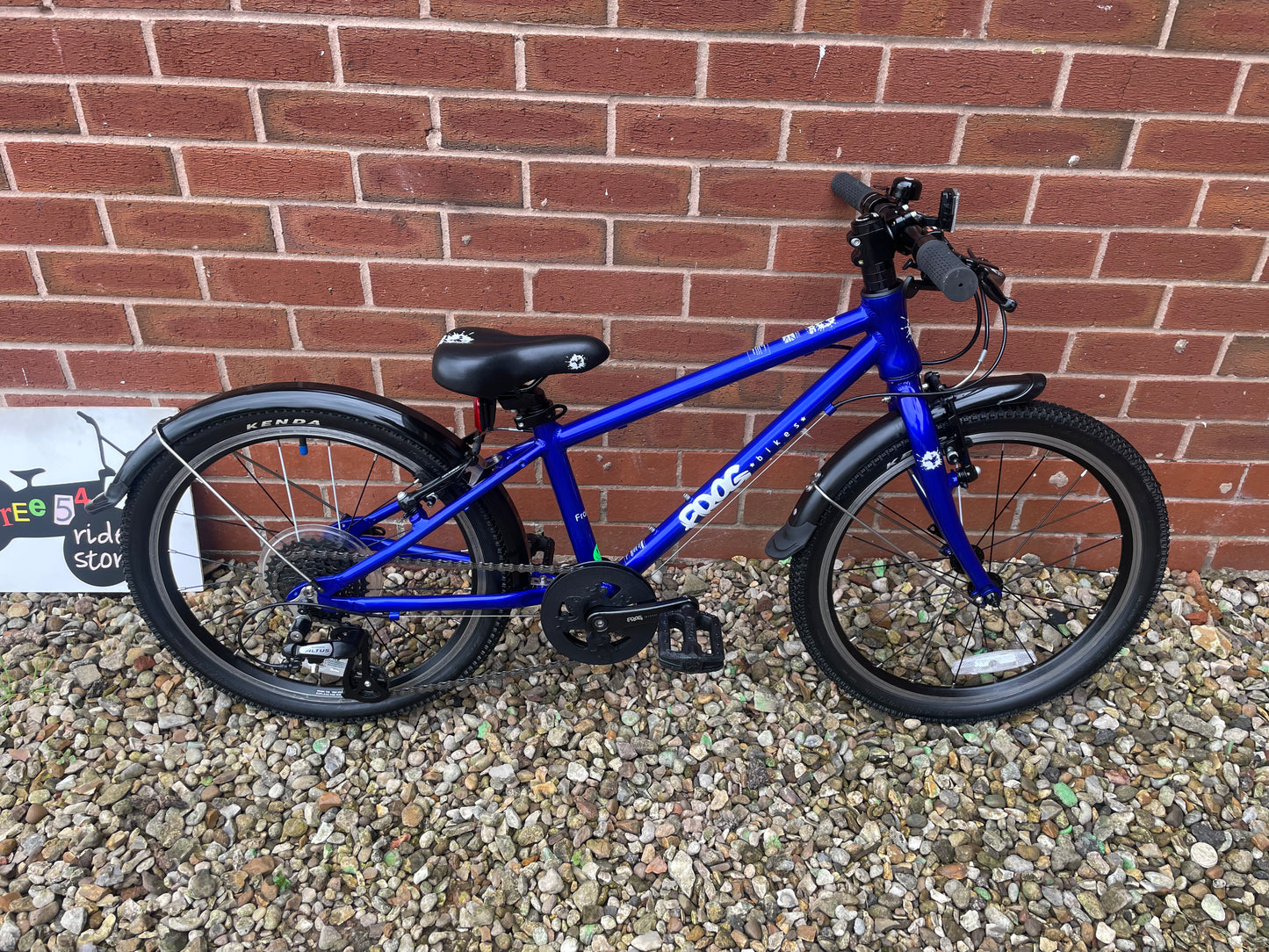 A Pre Loved Frog Bike For Sale, absolutely stunning Frog 53 in Electric Blue, 20” wheels, 8 speed, V brakes, mudguards, very lightweight, nationwide delivery is available.