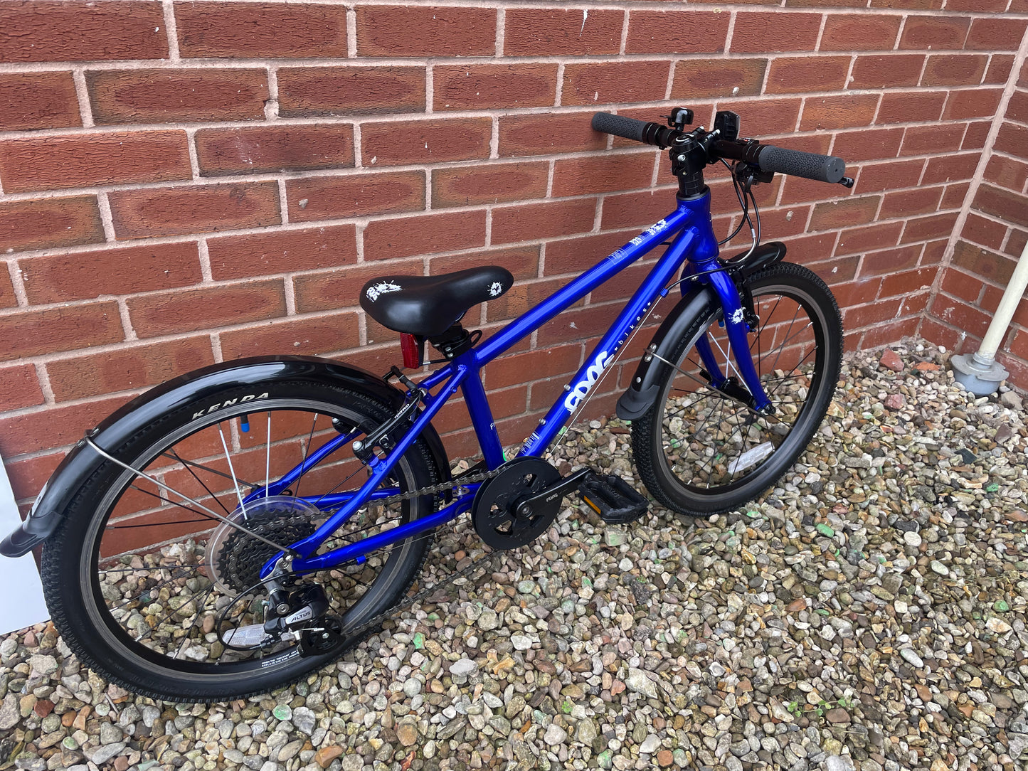 A Pre Loved Frog Bike For Sale, absolutely stunning Frog 53 in Electric Blue, 20” wheels, 8 speed, V brakes, mudguards, very lightweight, nationwide delivery is available.