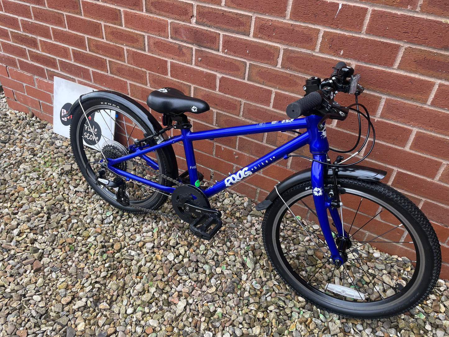 A Pre Loved Frog Bike For Sale, absolutely stunning Frog 53 in Electric Blue, 20” wheels, 8 speed, V brakes, mudguards, very lightweight, nationwide delivery is available.