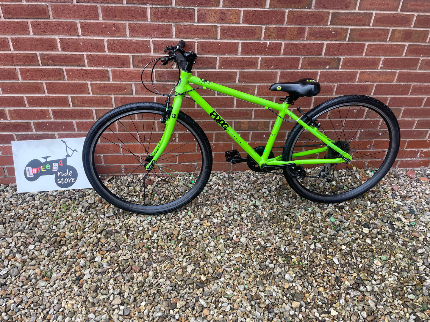 A Pre Loved Frog Bike For Sale, Green Frog 69, 26” wheels, 8 speed, V brakes, very lightweight, nationwide delivery is available.