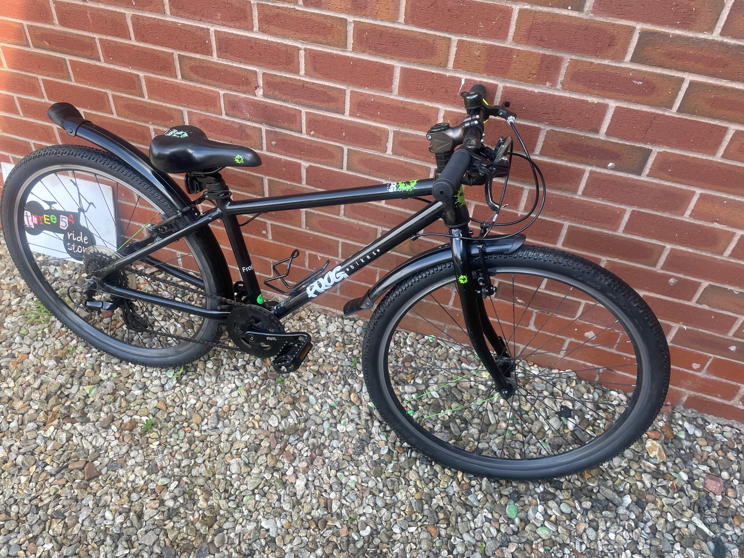 A Pre Loved Frog Bike For Sale, Black Frog 69 Hybrid Bike, 26” wheels, 8 Speed, V brakes, mudguards, bottle cage, very lightweight, 3 month warranty, nationwide delivery is available.