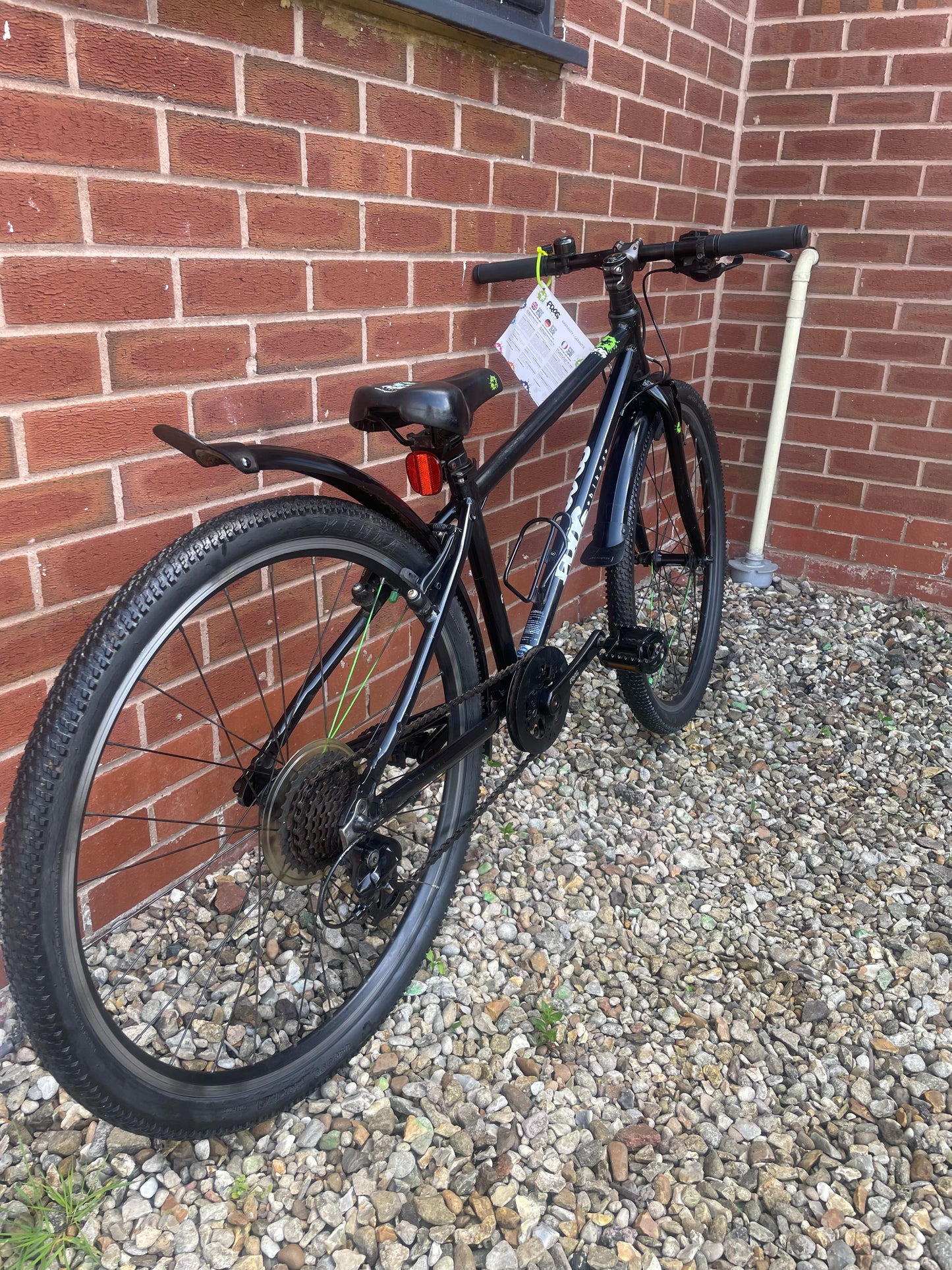 A Pre Loved Frog Bike For Sale, Black Frog 69 Hybrid Bike, 26” wheels, 8 Speed, V brakes, mudguards, bottle cage, very lightweight, 3 month warranty, nationwide delivery is available.