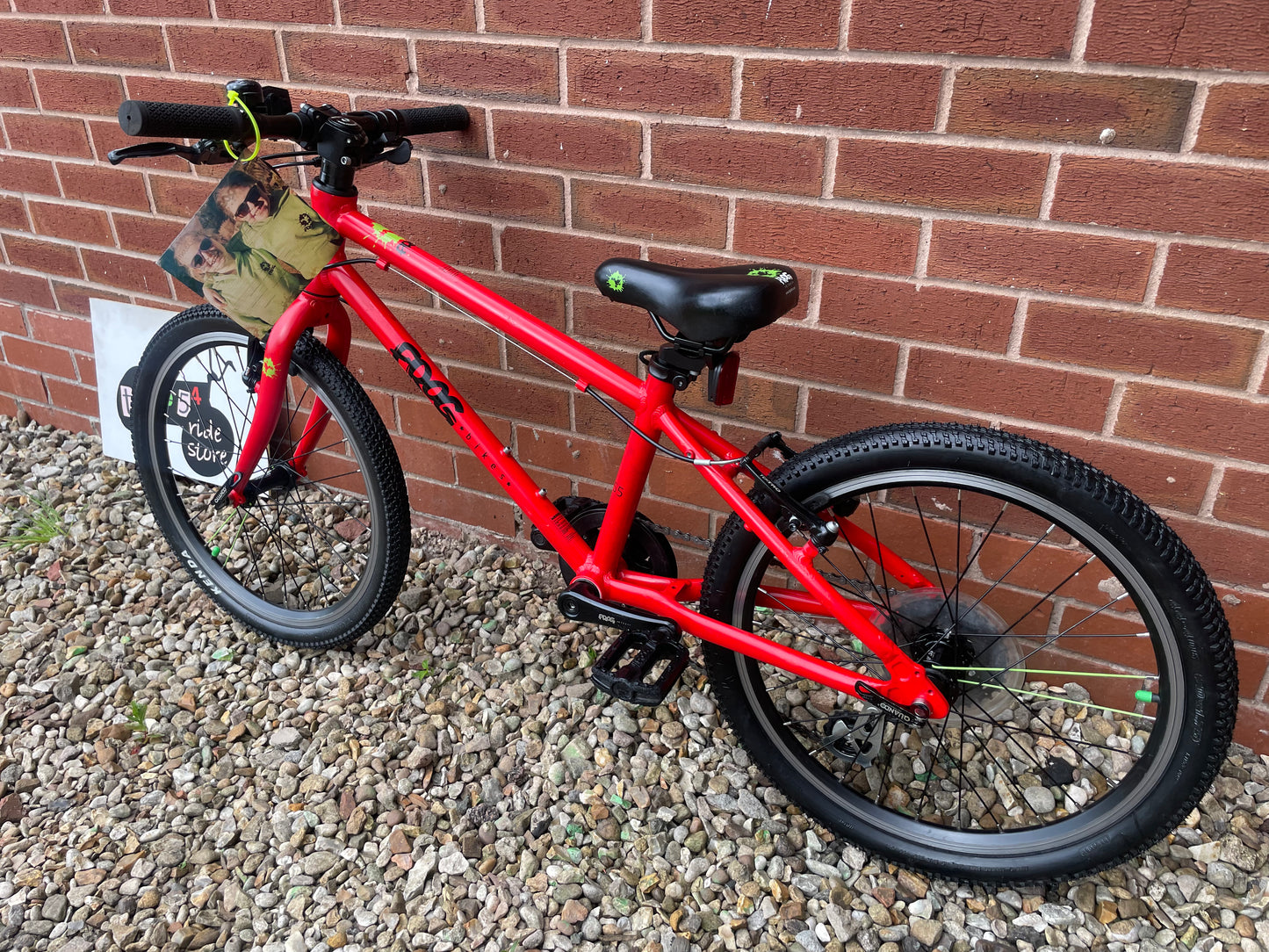 A Pre Loved Frog Bike For Sale, Red Frog 55 Hybrid bike, 20” wheels, 8 speed, V brakes, very lightweight, 3 month warranty, nationwide delivery is available.
