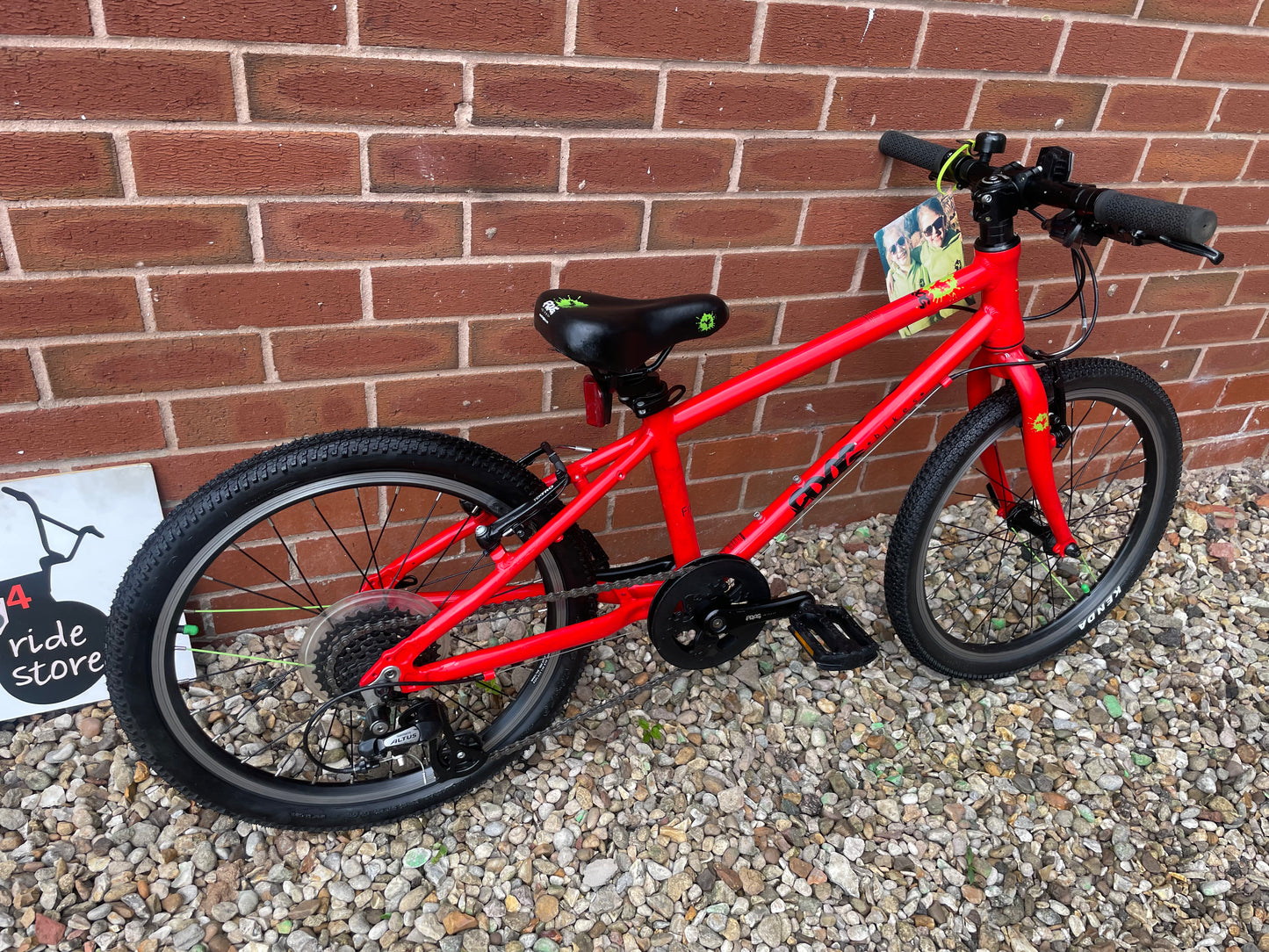 A Pre Loved Frog Bike For Sale, Red Frog 55 Hybrid bike, 20” wheels, 8 speed, V brakes, very lightweight, 3 month warranty, nationwide delivery is available.