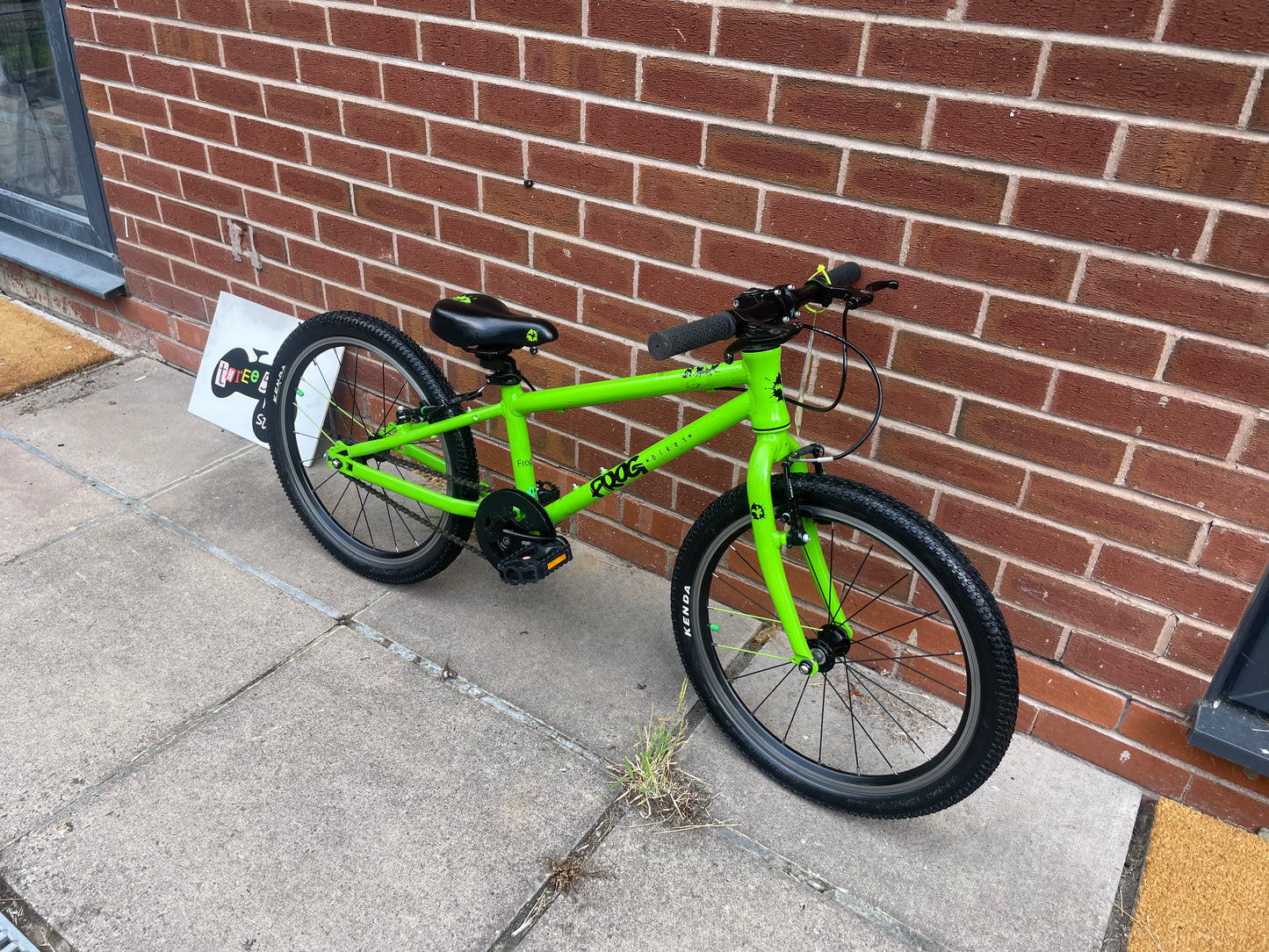 A Pre Loved Frog Bike For Sale, Green Frog 52S single speed 20” bike, ideal SEN child’s bike as no gears. V brakes, very lightweight, 3 months warranty, nationwide delivery is available.