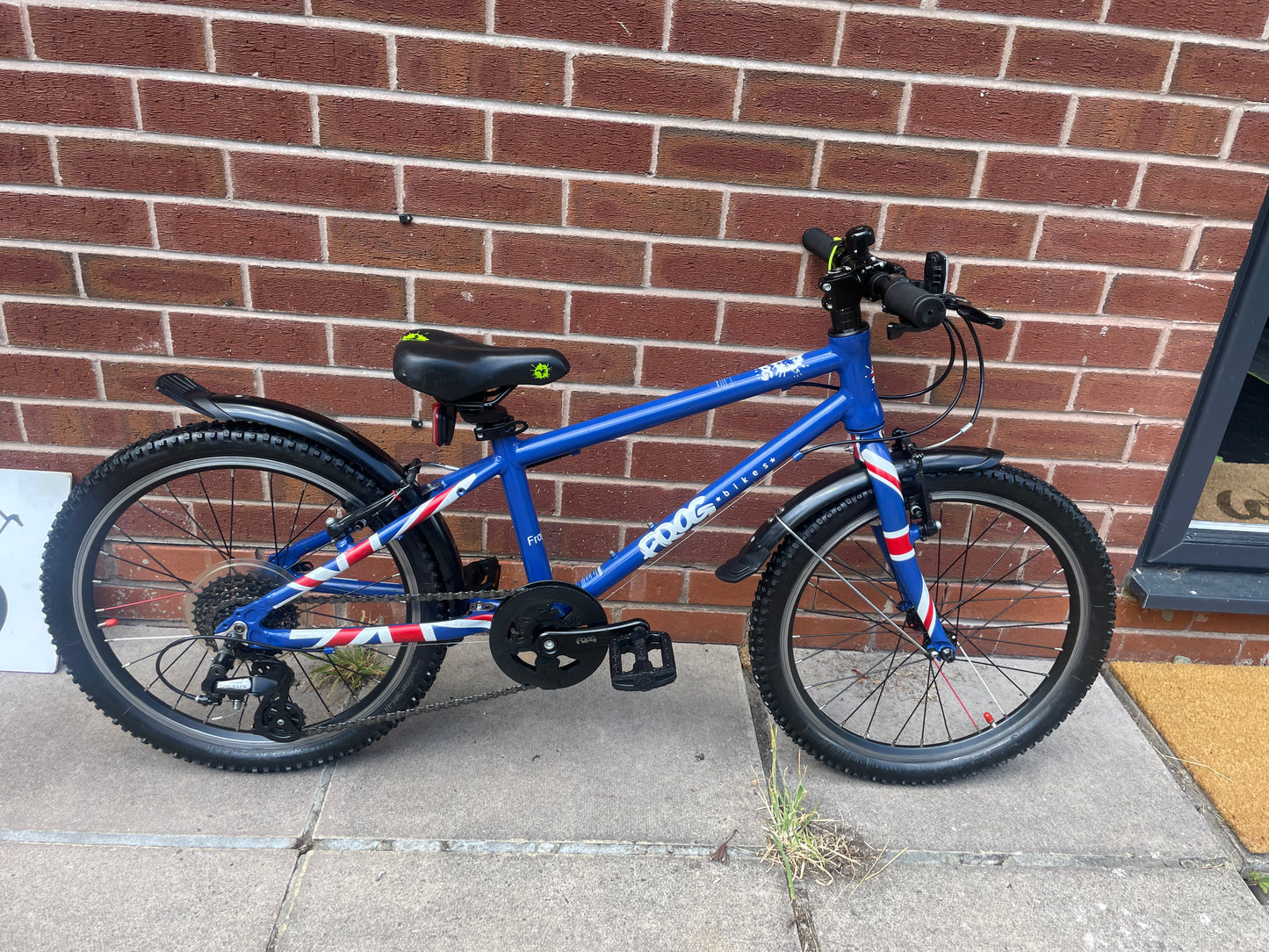 A Pre Loved Frog Bike For Sale, Blue Union Jack Frog 55, 20” wheels, 8 speed, V brakes, mudguards, very lightweight, 3 months warranty, nationwide delivery is available.