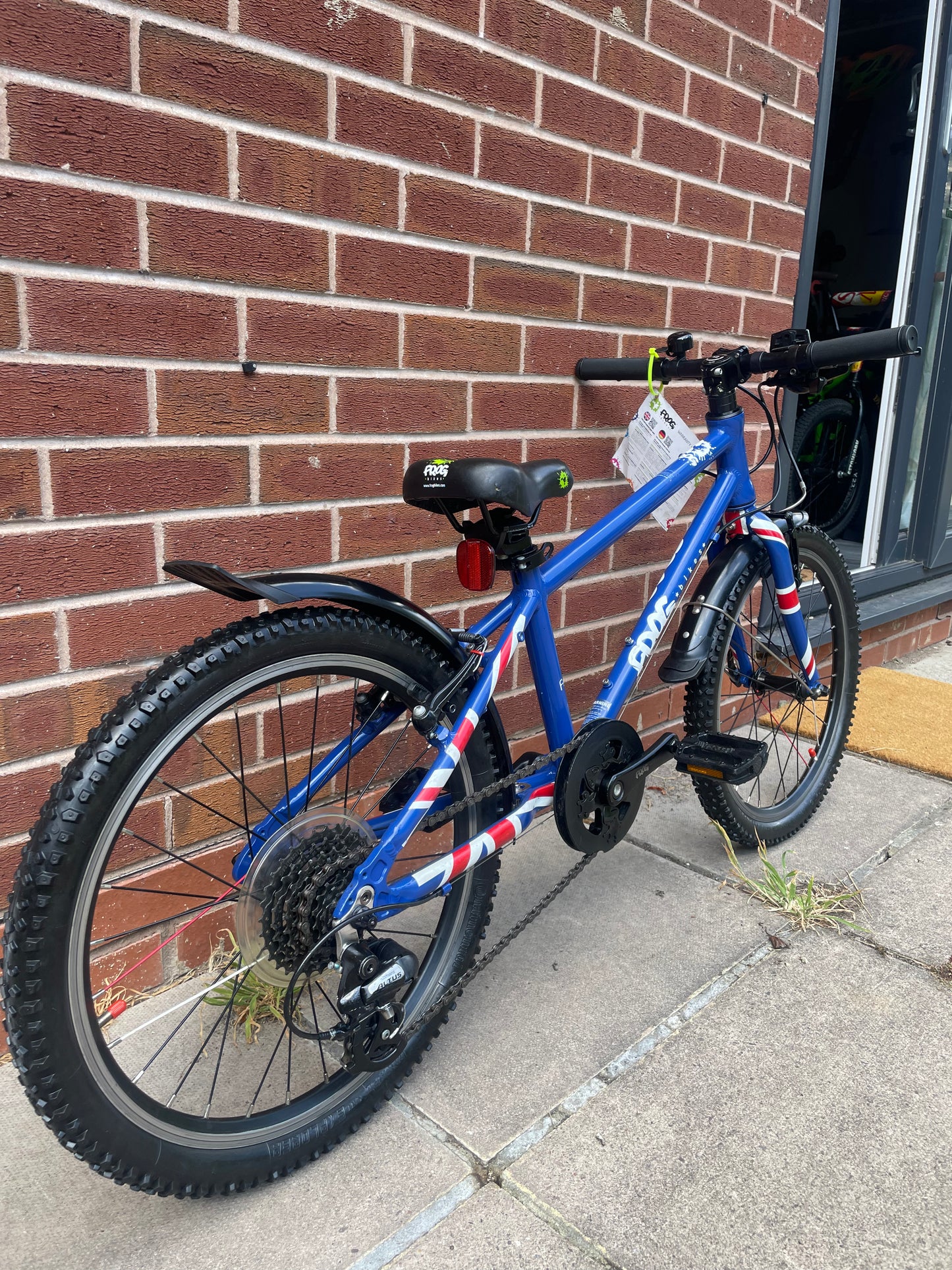 A Pre Loved Frog Bike For Sale, Blue Union Jack Frog 55, 20” wheels, 8 speed, V brakes, mudguards, very lightweight, 3 months warranty, nationwide delivery is available.