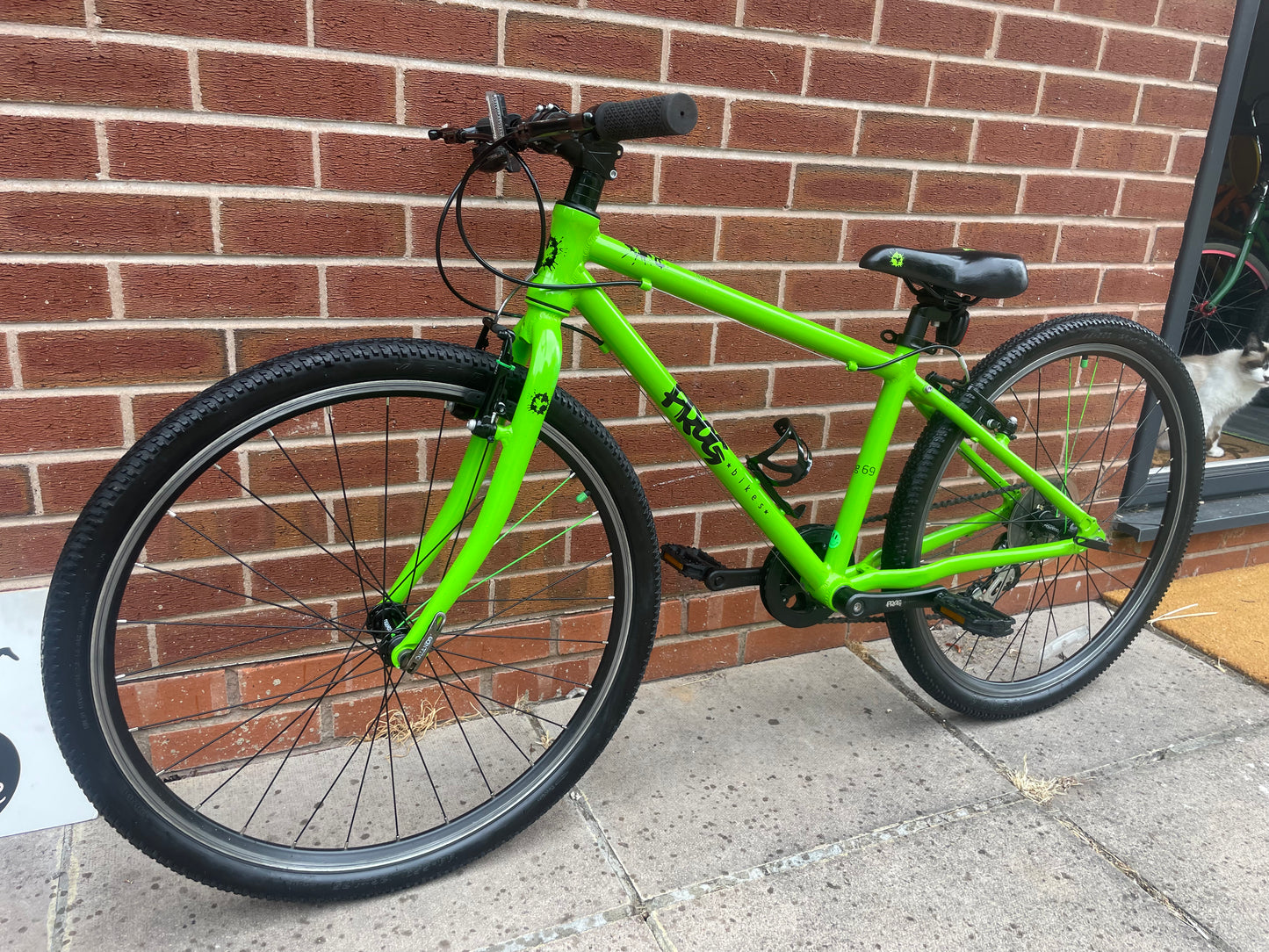 A Pre Loved Frog Bike For Sale, Green Frog 69 Hybrid Bike, 26” wheels, 8 gears, V brakes, bottle cage, 3 months warranty, nationwide delivery is available.