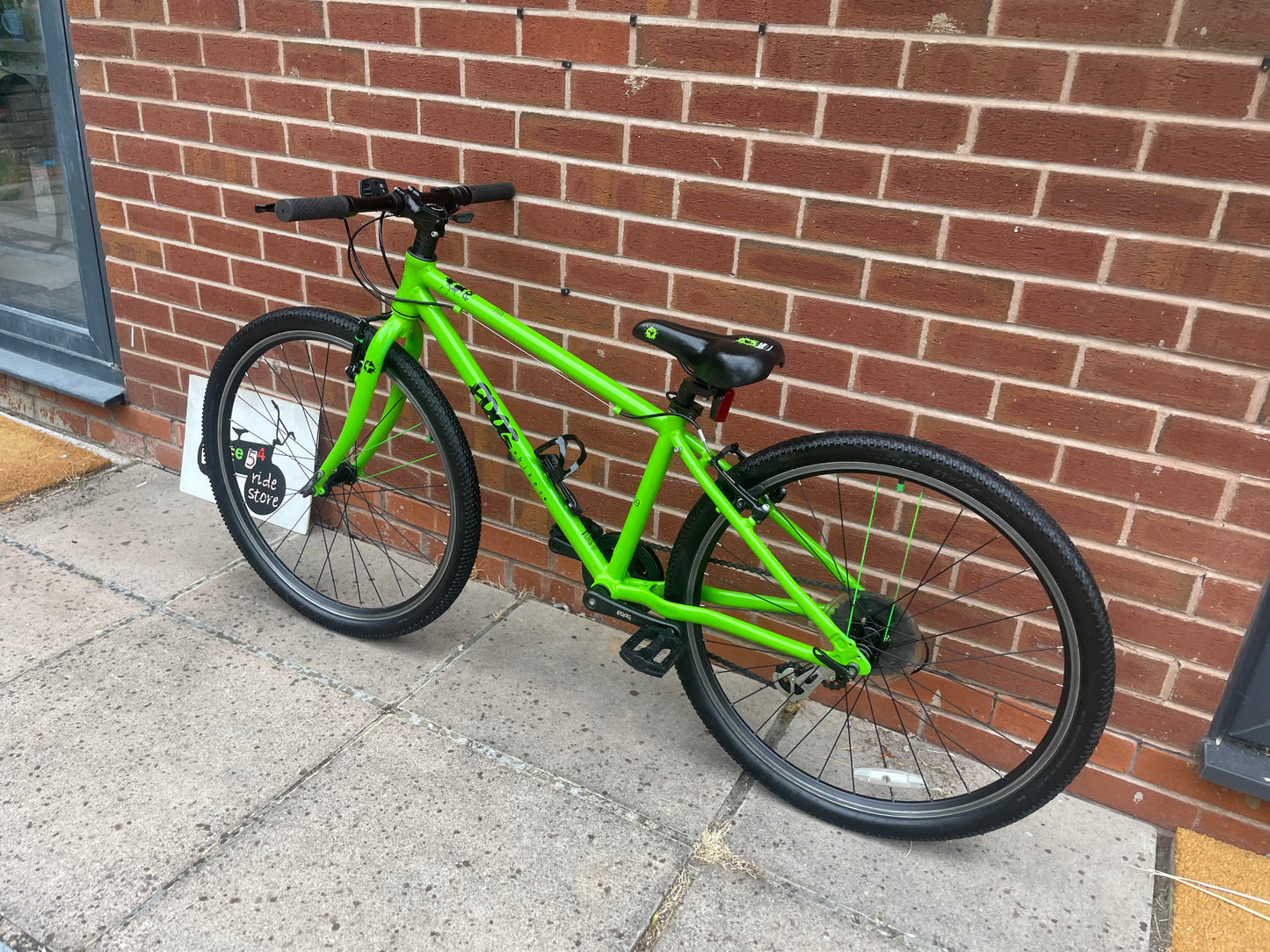 A Pre Loved Frog Bike For Sale, Green Frog 69 Hybrid Bike, 26” wheels, 8 gears, V brakes, bottle cage, 3 months warranty, nationwide delivery is available.