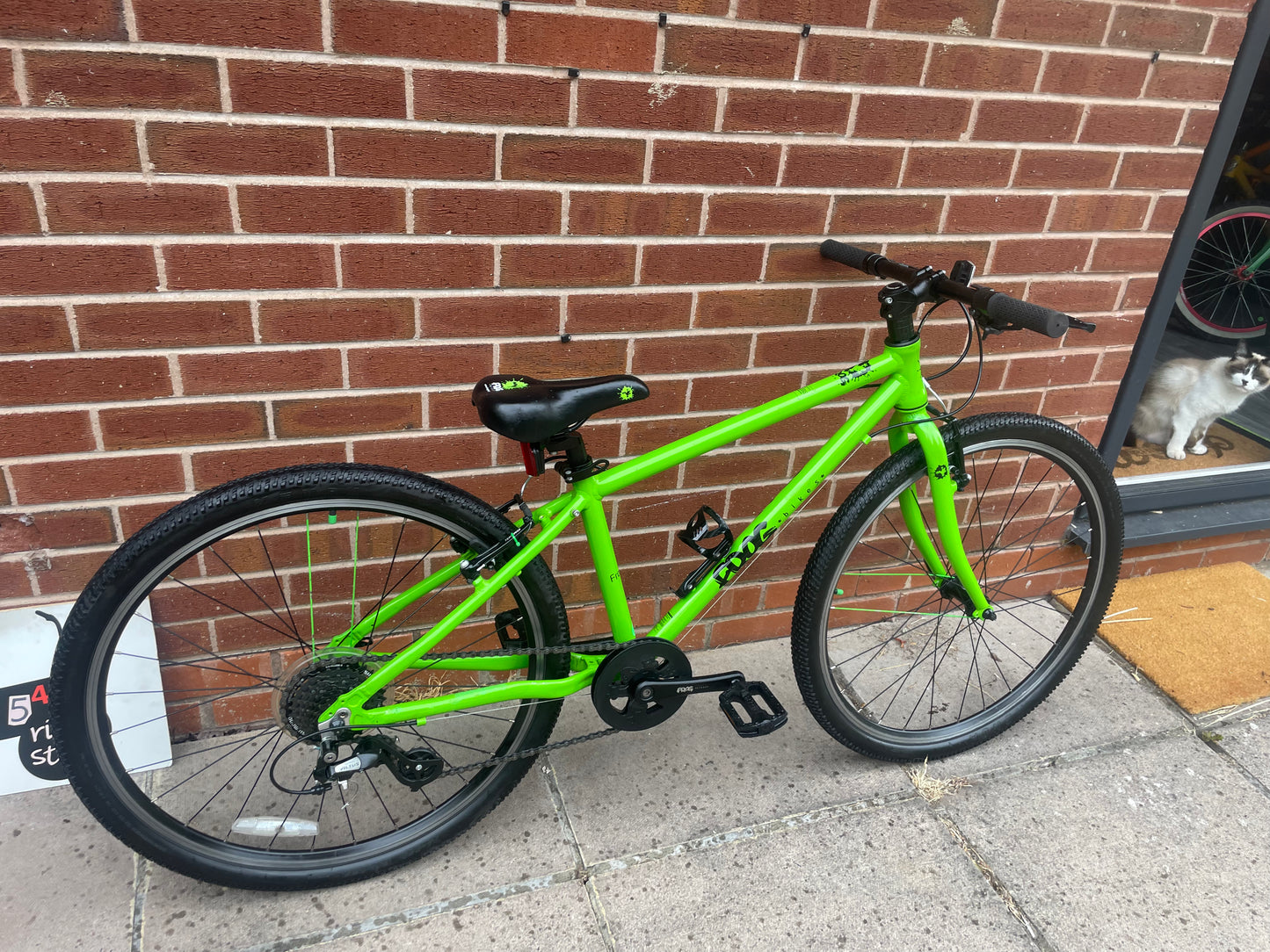 A Pre Loved Frog Bike For Sale, Green Frog 69 Hybrid Bike, 26” wheels, 8 gears, V brakes, bottle cage, 3 months warranty, nationwide delivery is available.