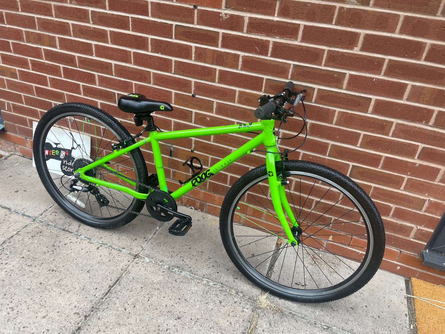 A Pre Loved Frog Bike For Sale, Green Frog 69 Hybrid Bike, 26” wheels, 8 gears, V brakes, bottle cage, 3 months warranty, nationwide delivery is available.