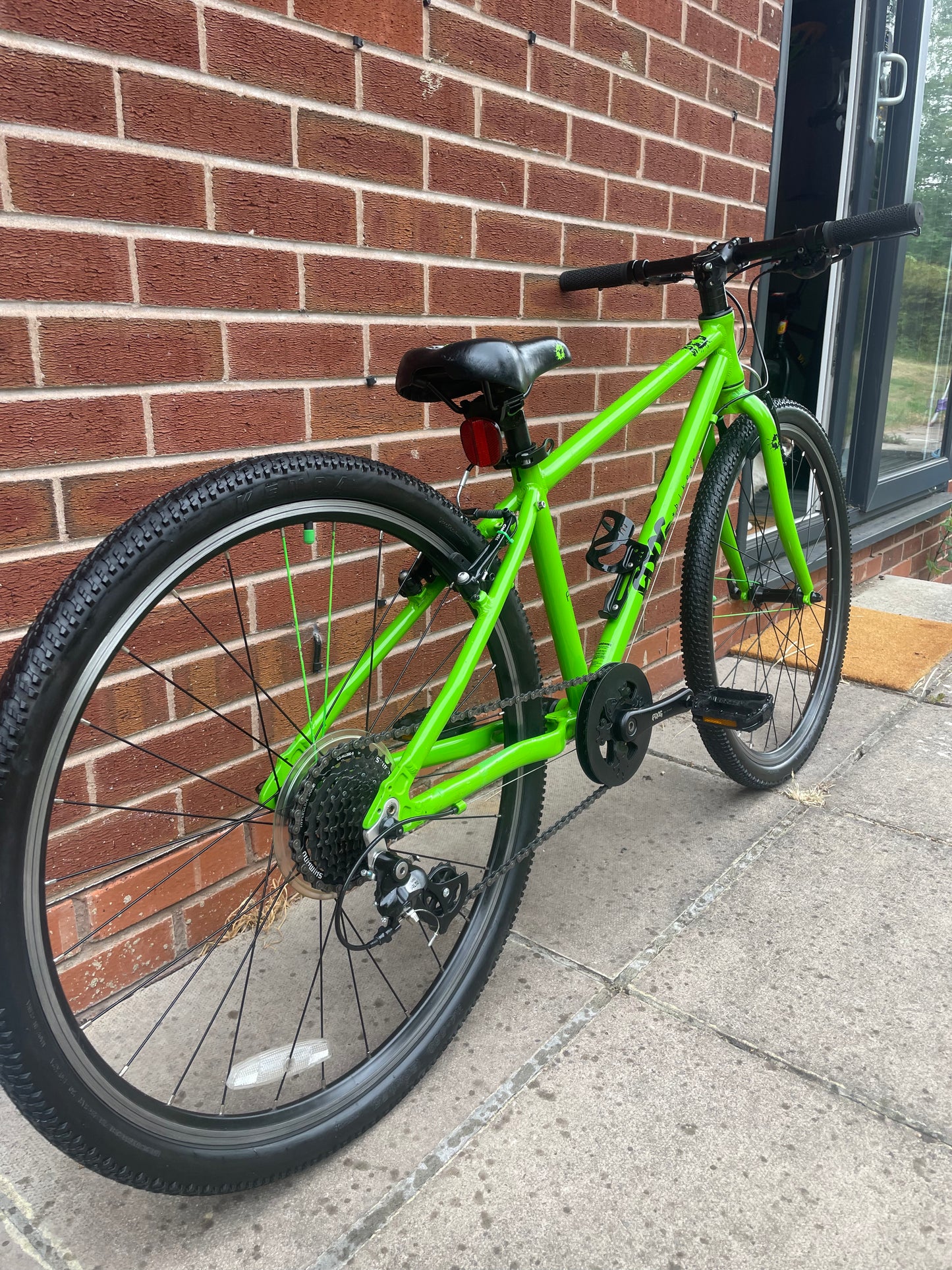 A Pre Loved Frog Bike For Sale, Green Frog 69 Hybrid Bike, 26” wheels, 8 gears, V brakes, bottle cage, 3 months warranty, nationwide delivery is available.