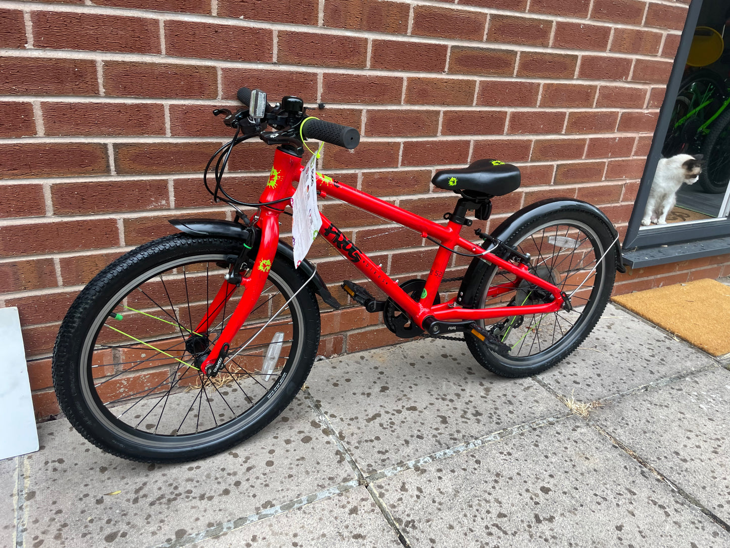 A Pre Loved Frog Bike For Sale, Red Frog 52 Hybrid bike, 20” wheels, 8 gears, V brakes, very lightweight, 3 months warranty, nationwide delivery is available.