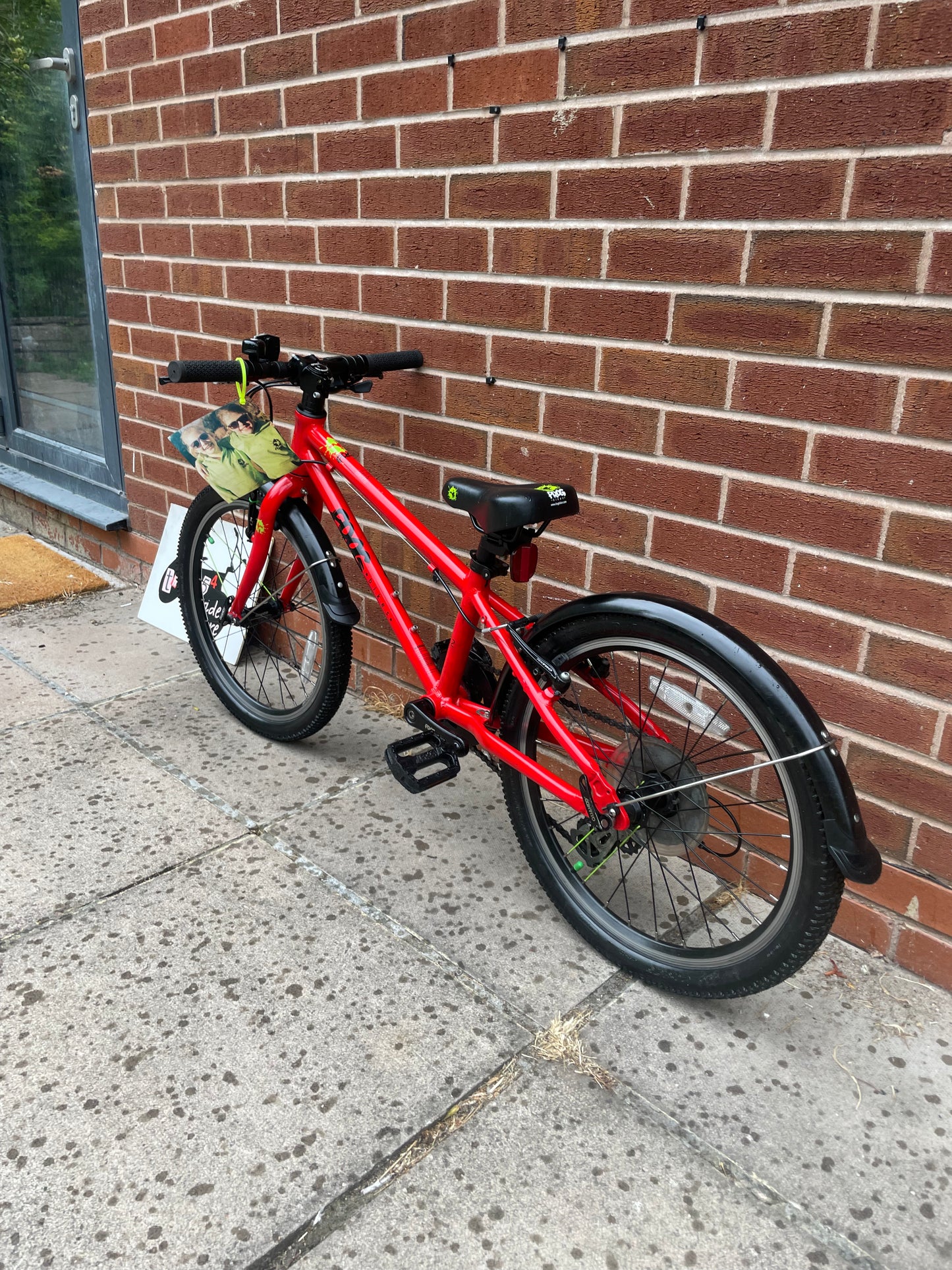 A Pre Loved Frog Bike For Sale, Red Frog 52 Hybrid bike, 20” wheels, 8 gears, V brakes, very lightweight, 3 months warranty, nationwide delivery is available.