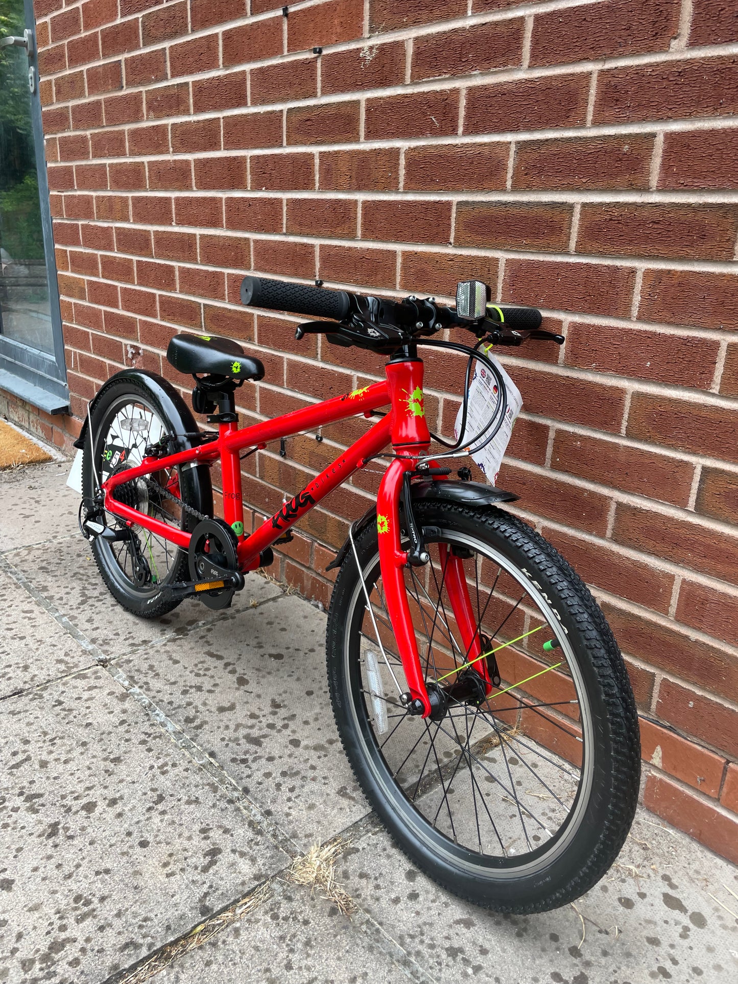 A Pre Loved Frog Bike For Sale, Red Frog 52 Hybrid bike, 20” wheels, 8 gears, V brakes, very lightweight, 3 months warranty, nationwide delivery is available.