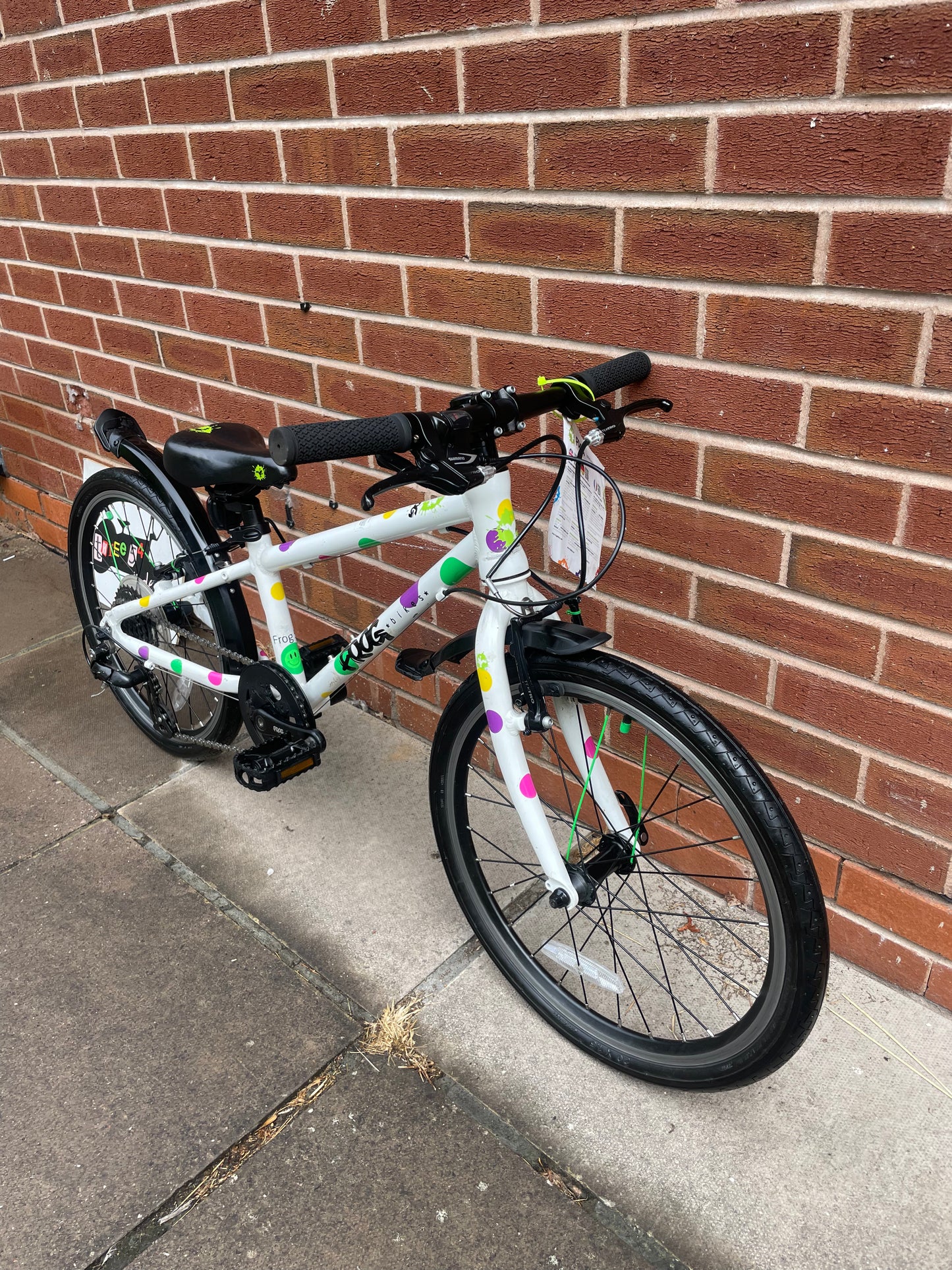 A Pre Loved Frog Bike For Sale, White/Spotty Frog 52 Hybrid Bicycle, 20” wheels, 8 gears, V brakes, mudguards, very lightweight, 3 months warranty, nationwide delivery is available.