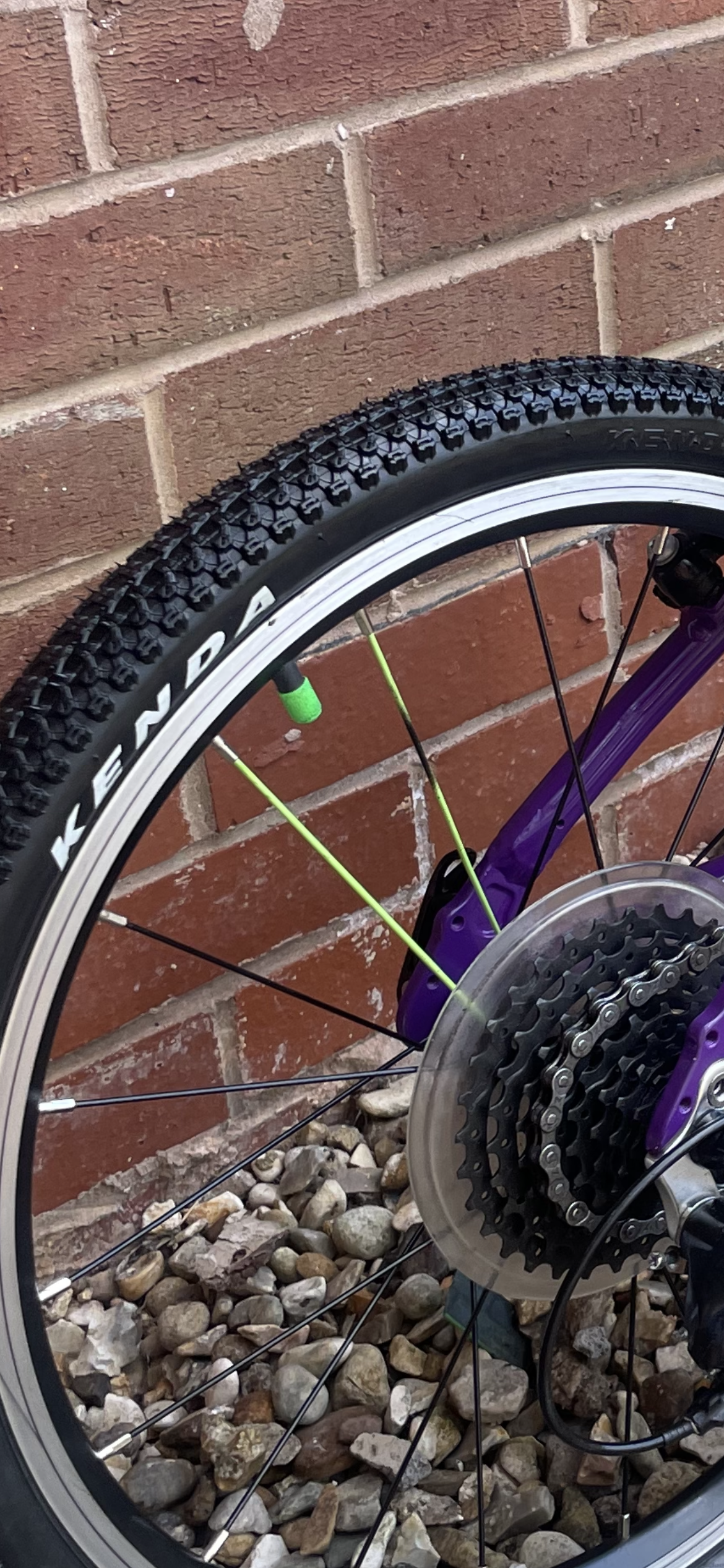 Three54 ride store Florescent Green valve cover / dust caps. These look awesome on any Frog bike that has the two green wheel spokes and green detailing. Sold as a pair.