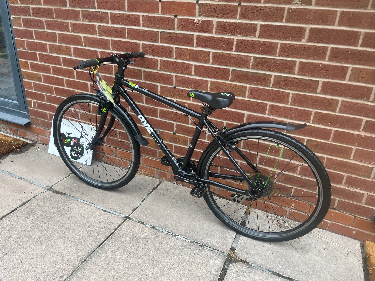 A Pre Loved Frog Bike For Sale, Black Frog 73, 26” wheels, 8 gears, V brakes, mudguards, very lightweight, 3 months warranty, nationwide delivery is available.