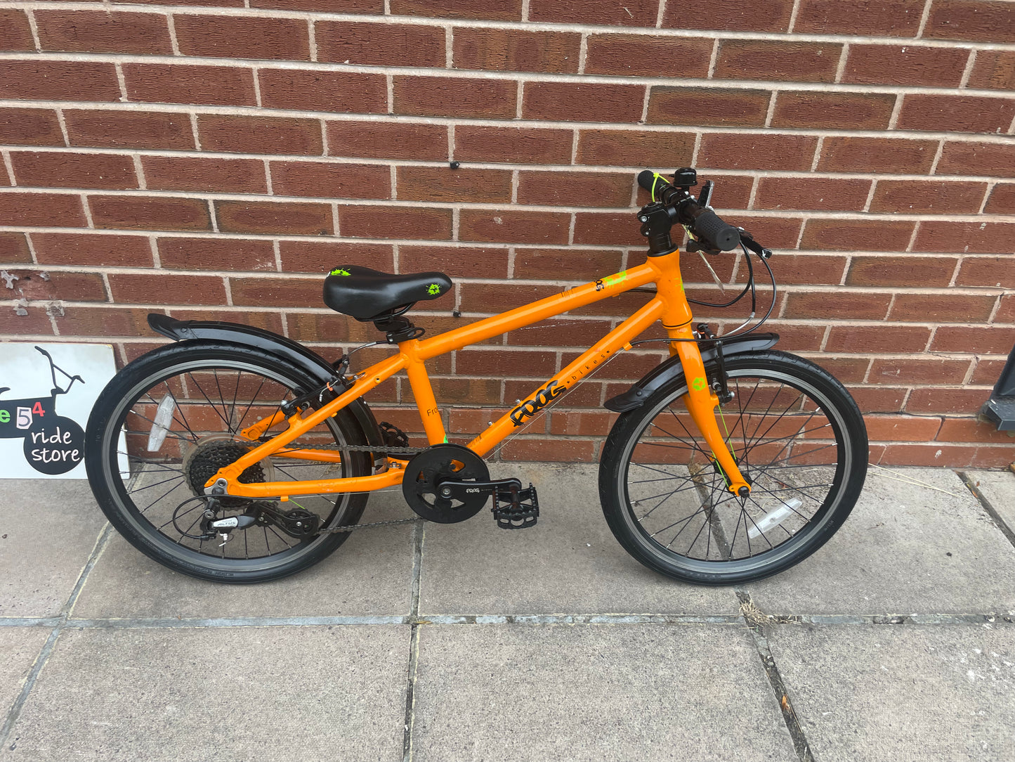 A Pre Loved Frog Bike For Sale, Frog 55 hybrid bike, Orange, 20” wheels, 8 speed, V brakes, mudguards, 3 months warranty, nationwide delivery is available.