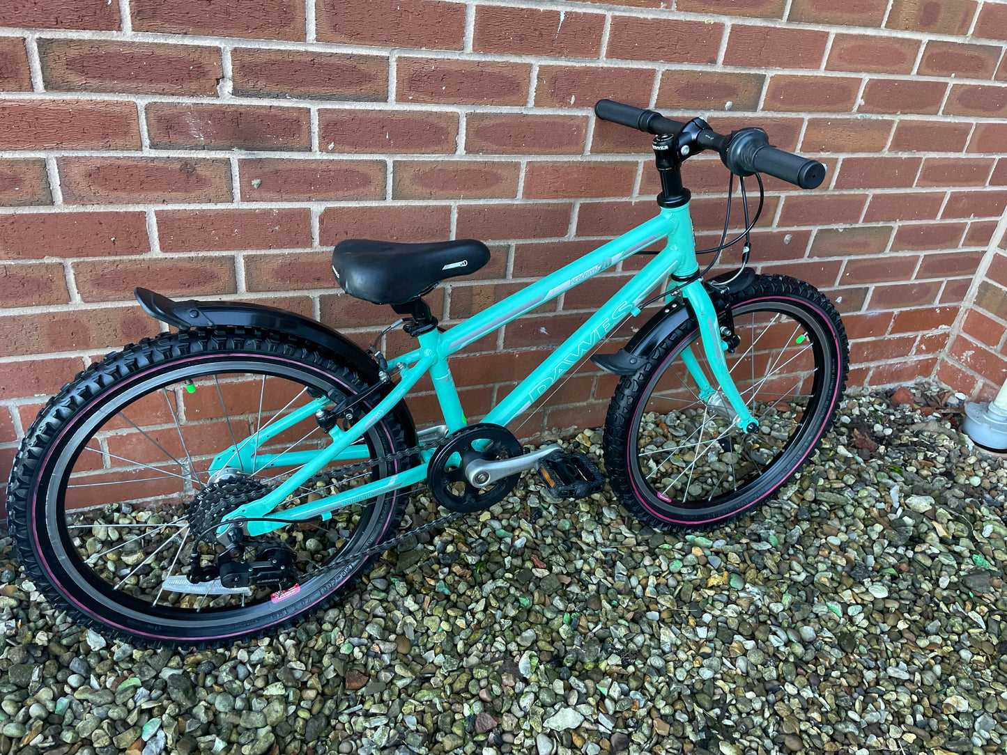 A Refurbished Dawes 20” youth bicycle For Sale. Light Green, 20” wheels, 7 speed, Tektro V brakes, mudguards, lightweight aluminium frame and forks, nationwide delivery is available.