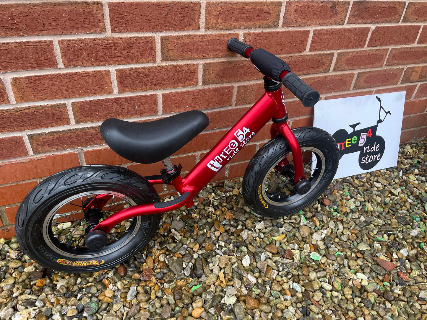 Brand New Three54 ride store balance bikes 354 Bikes lightweight aluminium frame, ballon tyres, quick release handlebar and seat height.