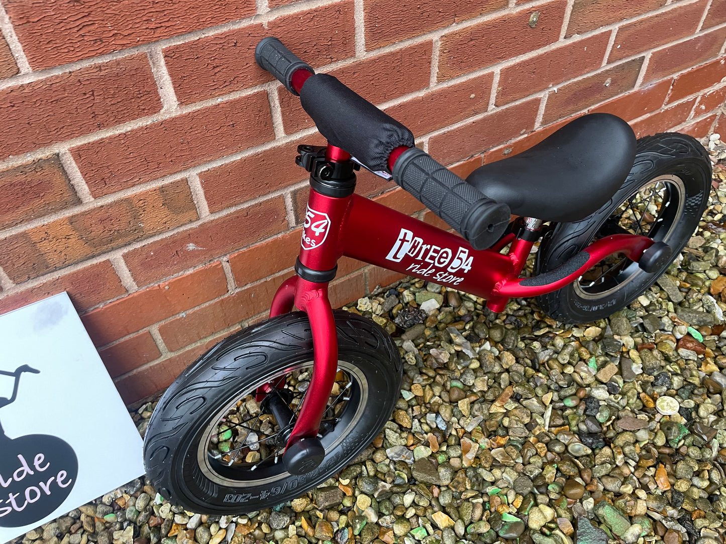 Brand New Three54 ride store balance bikes 354 Bikes lightweight aluminium frame, ballon tyres, quick release handlebar and seat height.