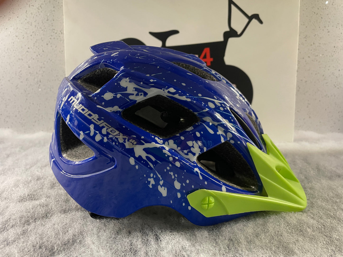 Muddyfox mountain bike helmet blue and green Medium 52cm 56cm Three54 ride store