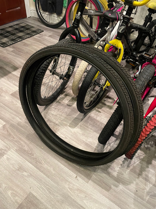 Kenda 26 X 1.38 bicycle tyre road / gravel tyre For Sale.