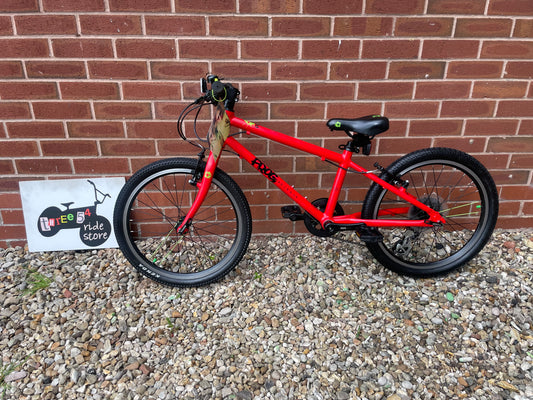 A Pre Loved Frog Bike For Sale, Red Frog 55 Hybrid bike, 20” wheels, 8 speed, V brakes, very lightweight, 3 month warranty, nationwide delivery is available.