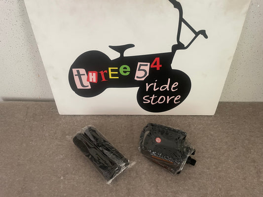 Handlebar grips and pedals bundle to upgrade you’re used Frog Bike purchase.