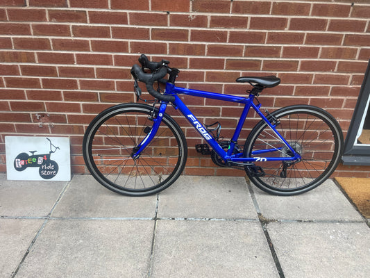 A Pre Loved Frog Bike For Sale, Electric Blue Frog 70 youth competition road bike, excellent condition, rides like new, 3 months warranty, nationwide delivery is available.