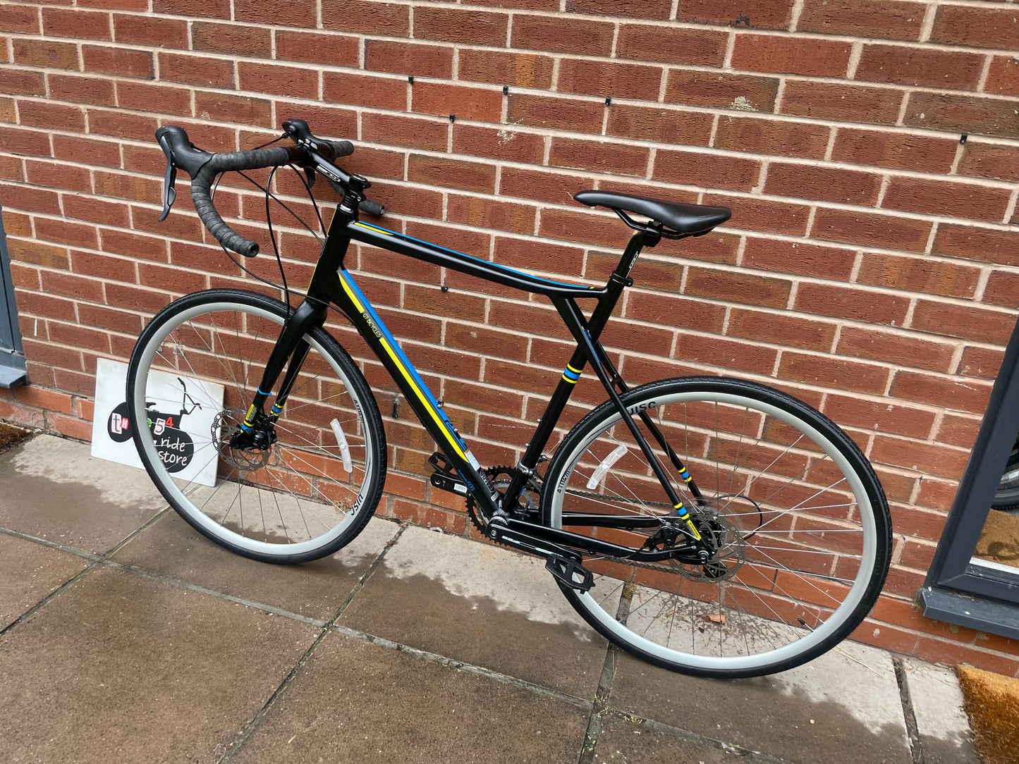 Brand New GT Grade Road Bike / Gravel Bike For Sale, 58cm XL, 16 speed, front and rear disc brakes, aluminium frame and forks, nationwide delivery is available.