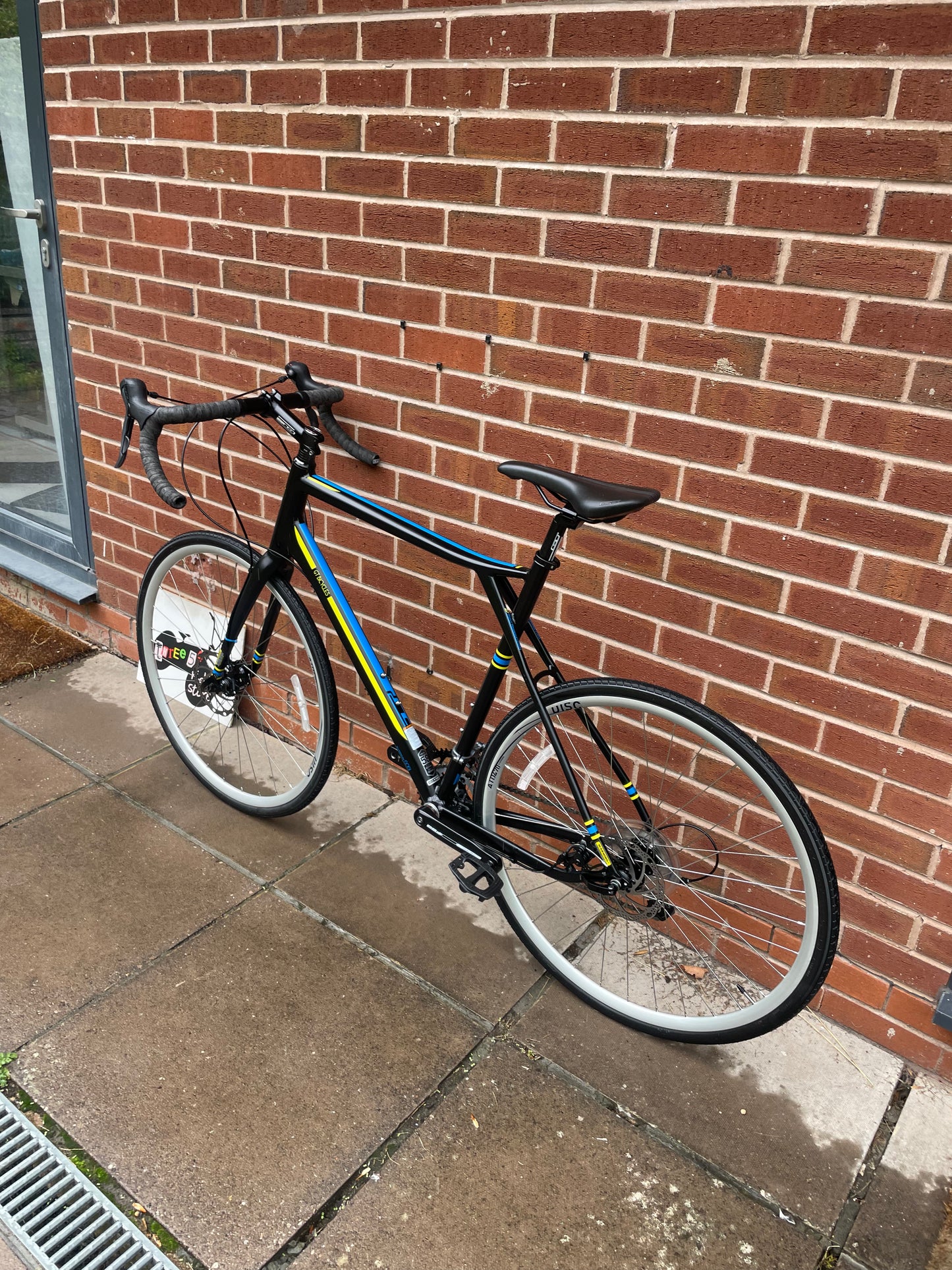 Brand New GT Grade Road Bike / Gravel Bike For Sale, 58cm XL, 16 speed, front and rear disc brakes, aluminium frame and forks, nationwide delivery is available.