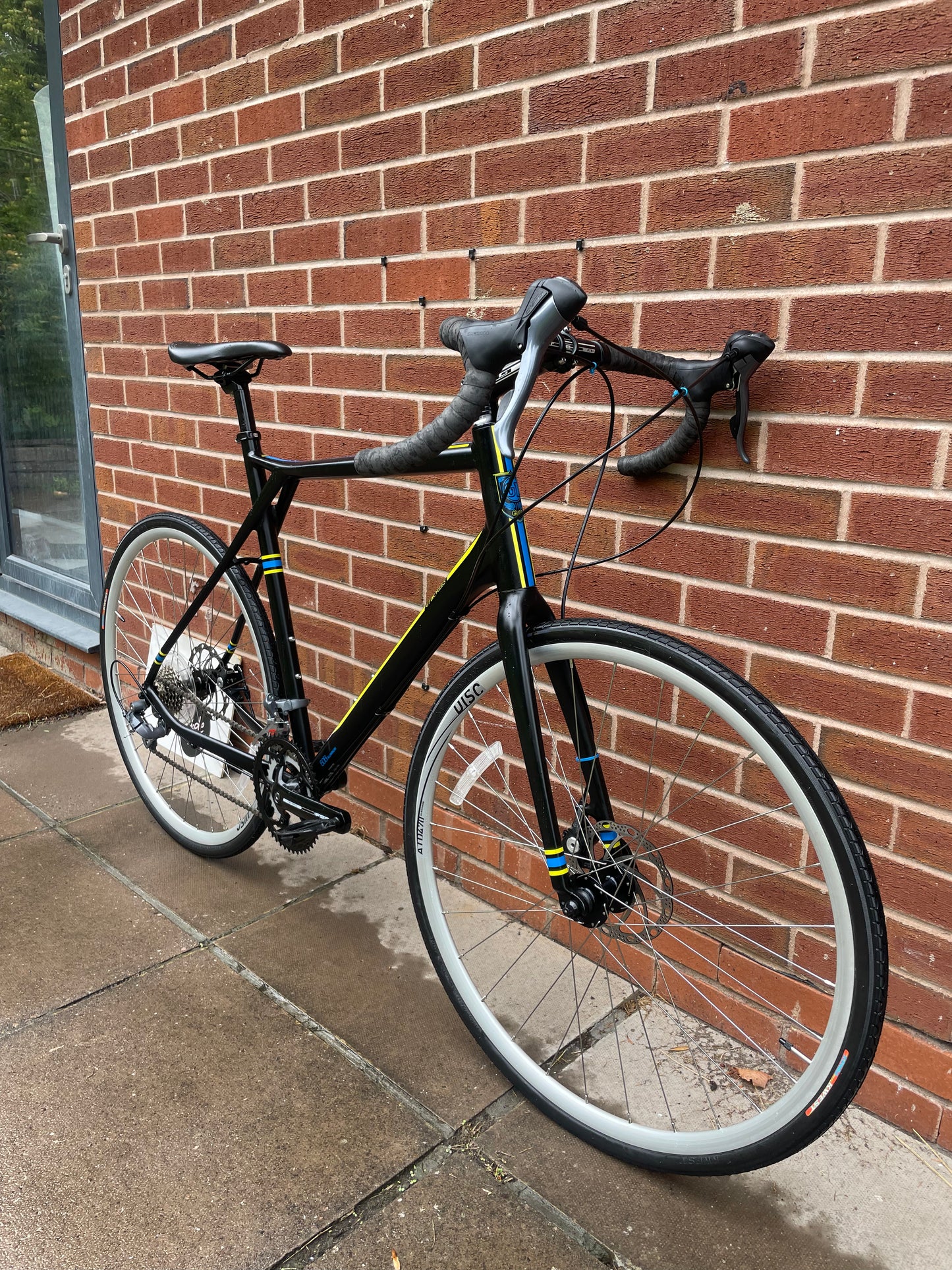 Brand New GT Grade Road Bike / Gravel Bike For Sale, 58cm XL, 16 speed, front and rear disc brakes, aluminium frame and forks, nationwide delivery is available.
