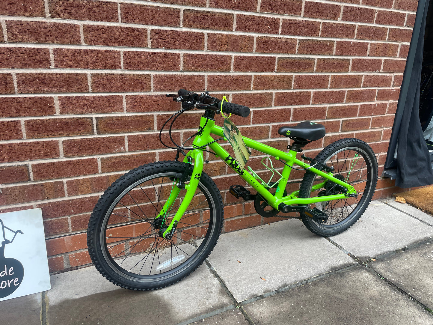 A Pre Loved Frog Bike For Sale, Green Frog 52, 20” wheels, 8 speed, V brakes, bottle cage, very lightweight, nationwide delivery is available.