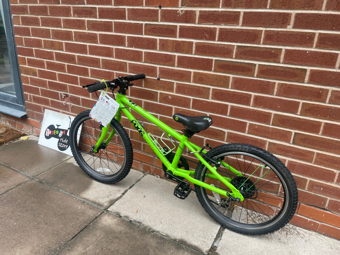 A Pre Loved Frog Bike For Sale, Green Frog 52, 20” wheels, 8 speed, V brakes, bottle cage, very lightweight, nationwide delivery is available.