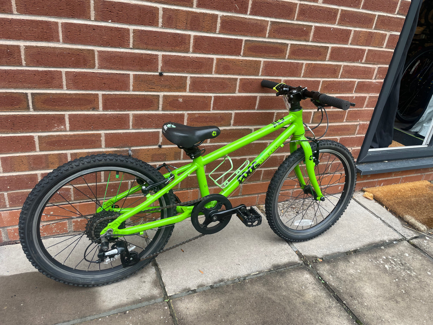 A Pre Loved Frog Bike For Sale, Green Frog 52, 20” wheels, 8 speed, V brakes, bottle cage, very lightweight, nationwide delivery is available.