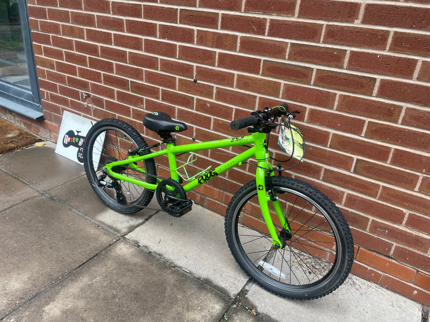 A Pre Loved Frog Bike For Sale, Green Frog 52, 20” wheels, 8 speed, V brakes, bottle cage, very lightweight, nationwide delivery is available.