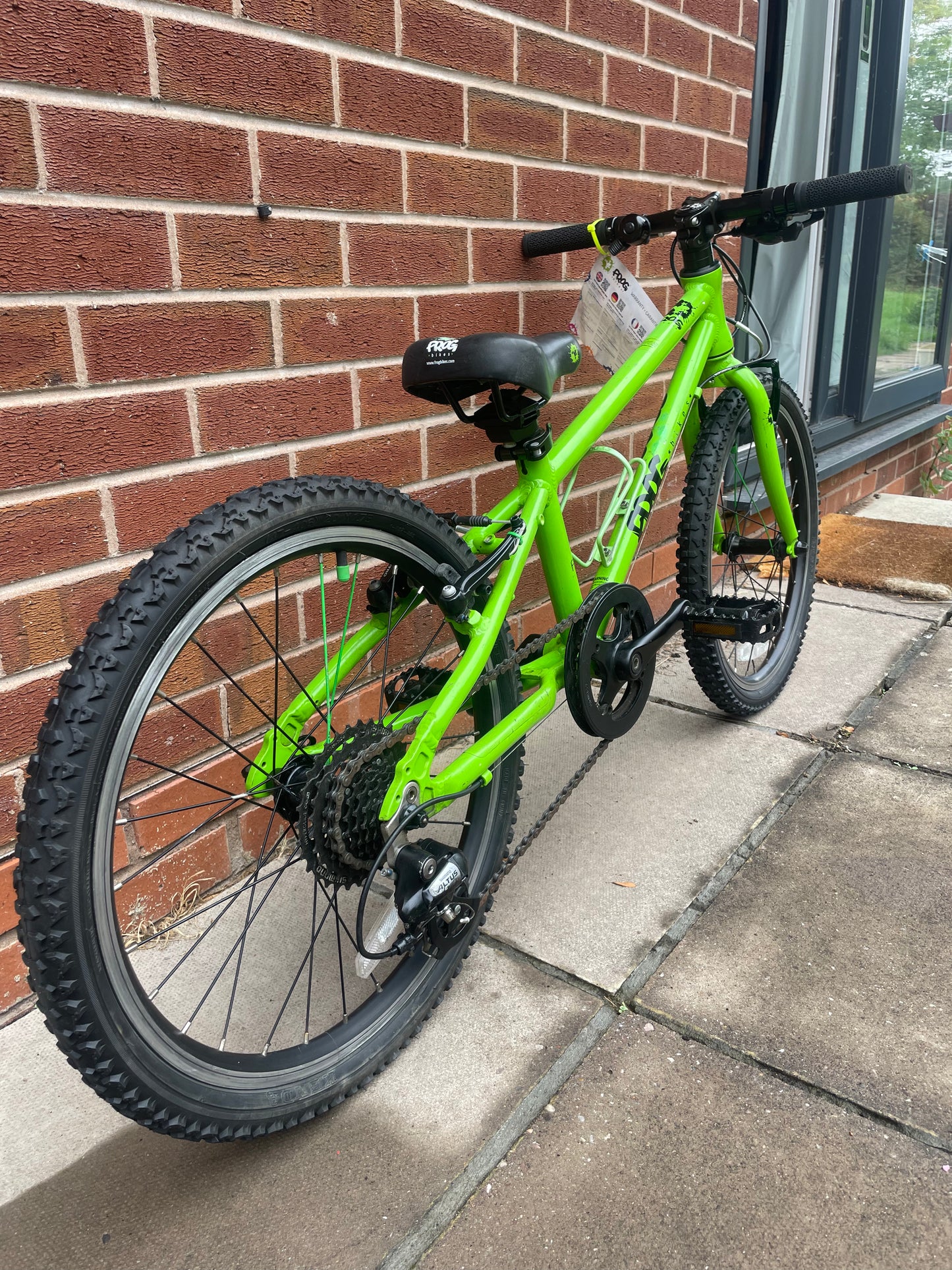 A Pre Loved Frog Bike For Sale, Green Frog 52, 20” wheels, 8 speed, V brakes, bottle cage, very lightweight, nationwide delivery is available.
