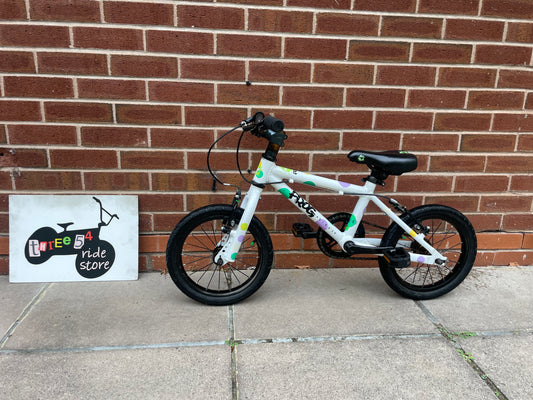 A Pre Loved Frog Bike For Sale, 14” wheel first pedal bike, white/spotty Frog Bike, padded seat, V brakes, very lightweight, nationwide delivery is available. Frog 43 Frog 40 Frog 38