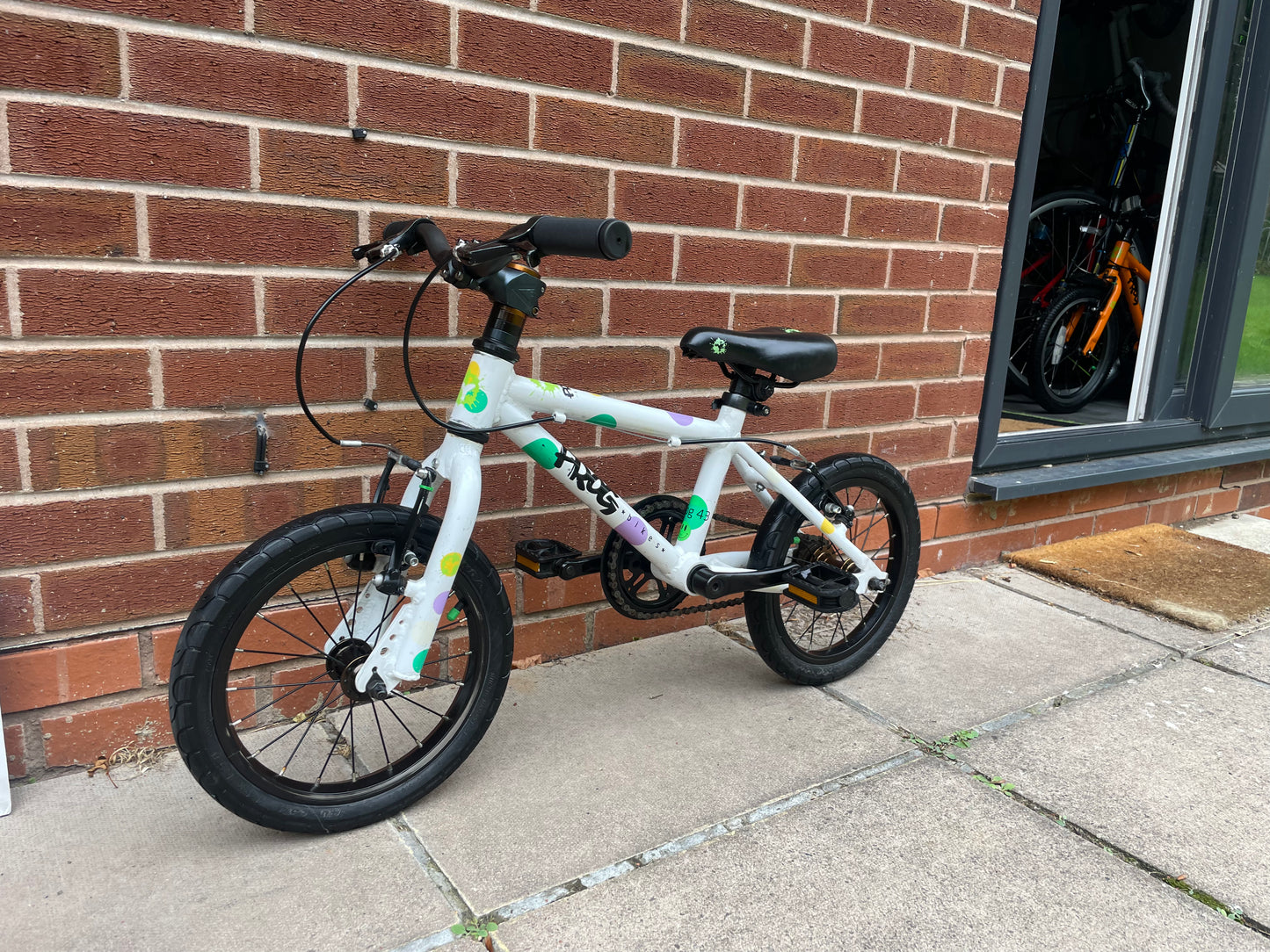 A Pre Loved Frog Bike For Sale, 14” wheel first pedal bike, white/spotty Frog Bike, padded seat, V brakes, very lightweight, nationwide delivery is available. Frog 43 Frog 40 Frog 38