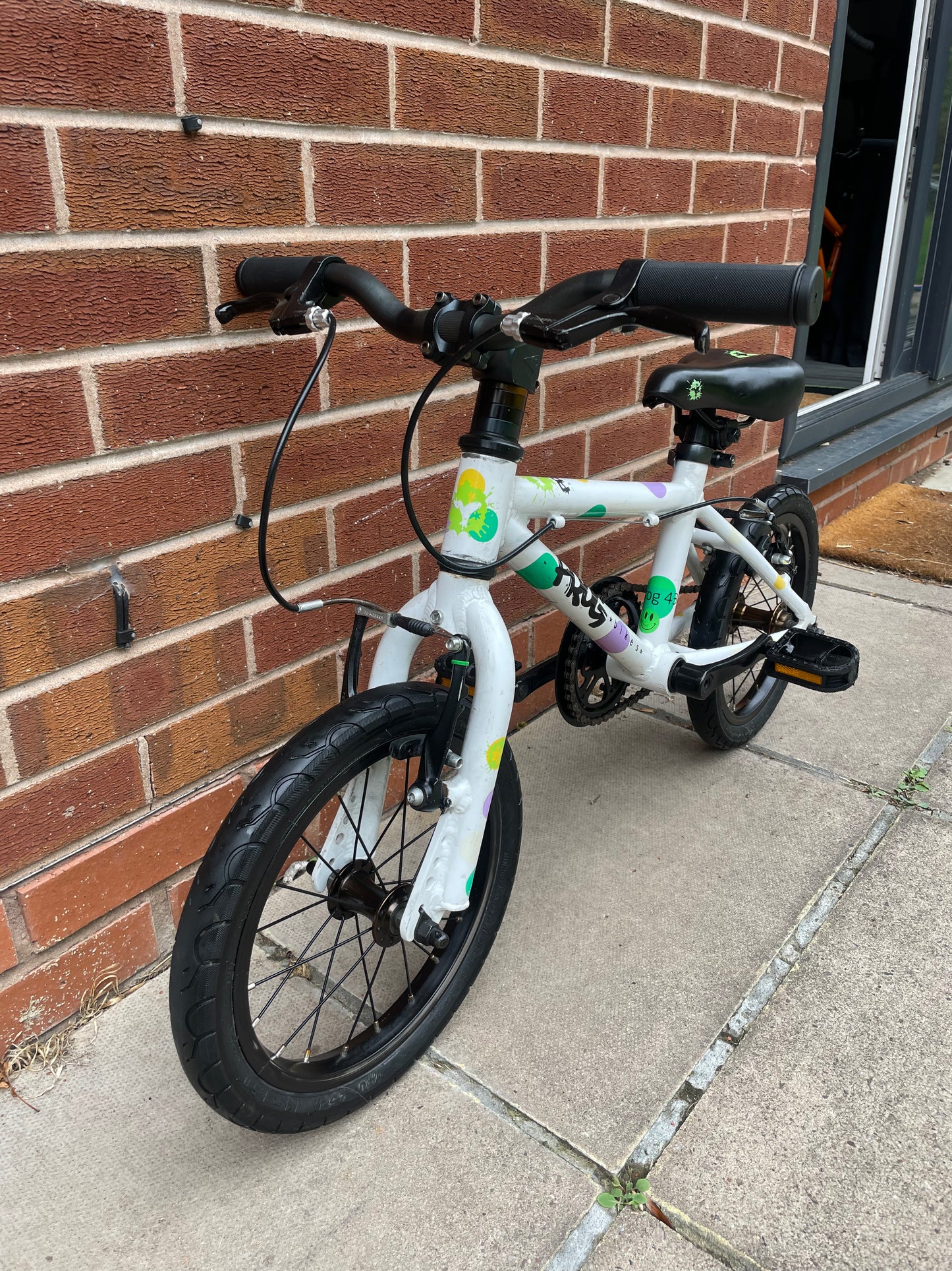 A Pre Loved Frog Bike For Sale, 14” wheel first pedal bike, white/spotty Frog Bike, padded seat, V brakes, very lightweight, nationwide delivery is available. Frog 43 Frog 40 Frog 38
