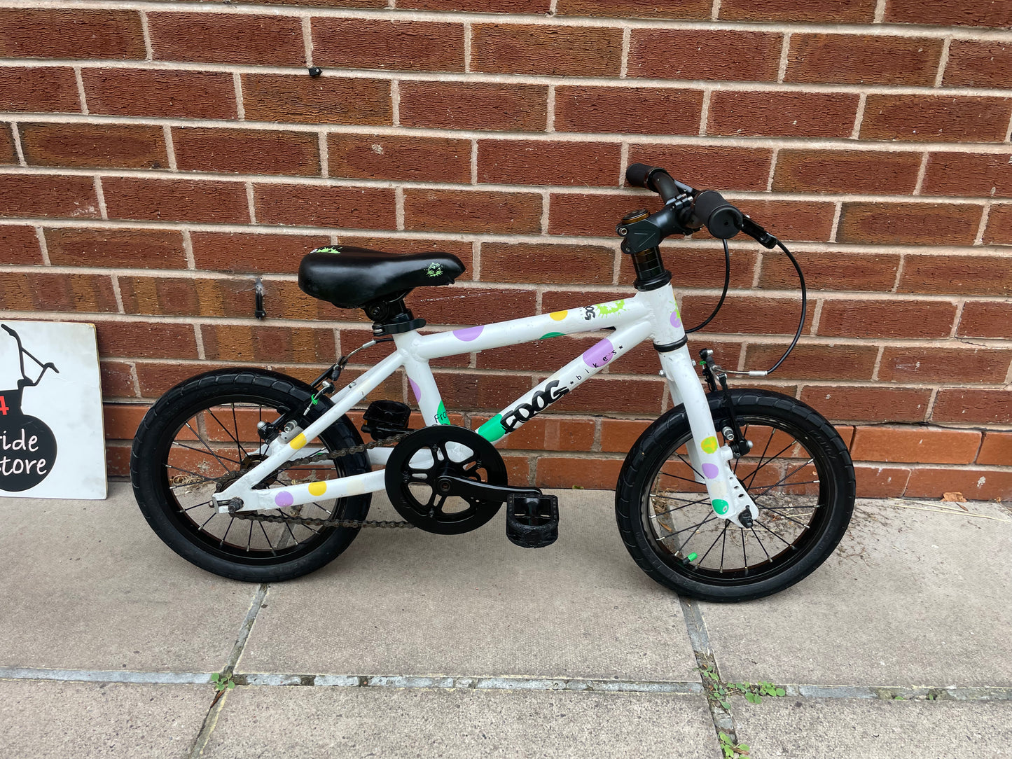 A Pre Loved Frog Bike For Sale, 14” wheel first pedal bike, white/spotty Frog Bike, padded seat, V brakes, very lightweight, nationwide delivery is available. Frog 43 Frog 40 Frog 38
