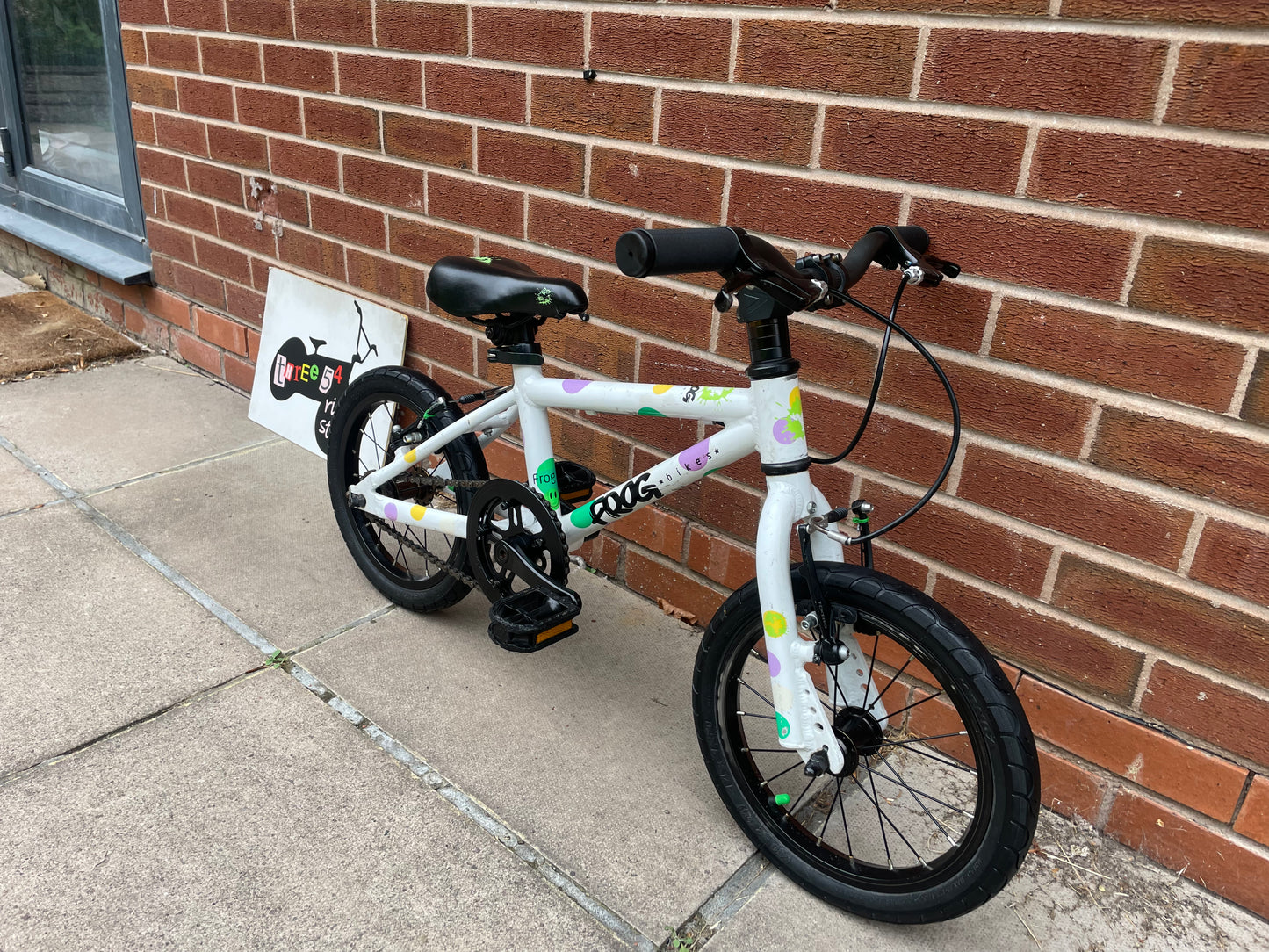 A Pre Loved Frog Bike For Sale, 14” wheel first pedal bike, white/spotty Frog Bike, padded seat, V brakes, very lightweight, nationwide delivery is available. Frog 43 Frog 40 Frog 38